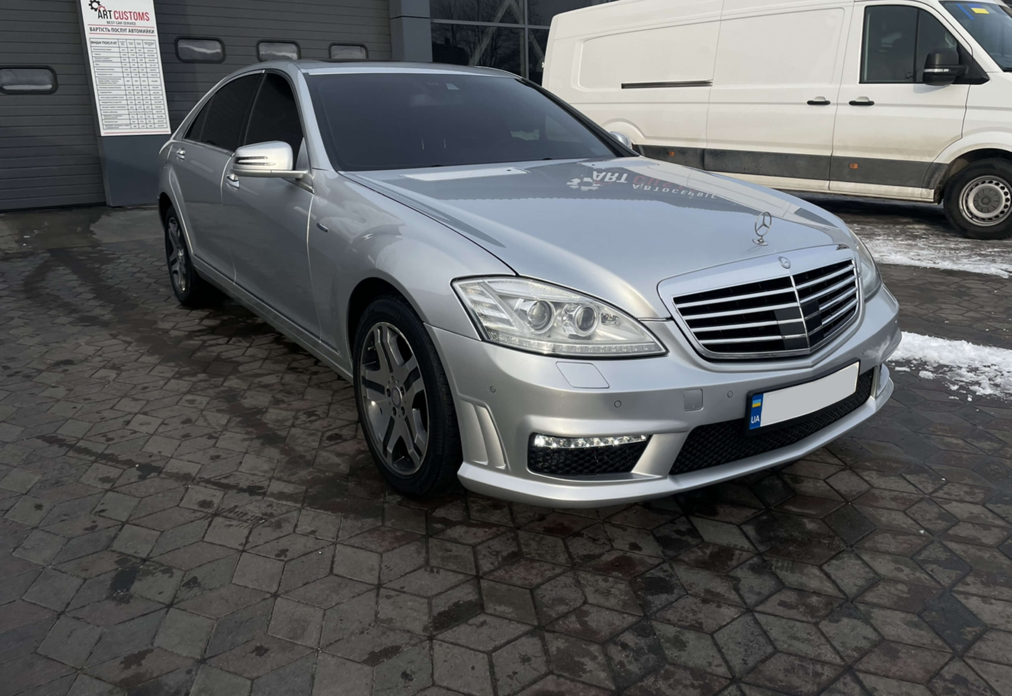 Передній бампер (стиль S63 AMG) на Mercedes-Benz S-Class W221 2009-2013 року 4