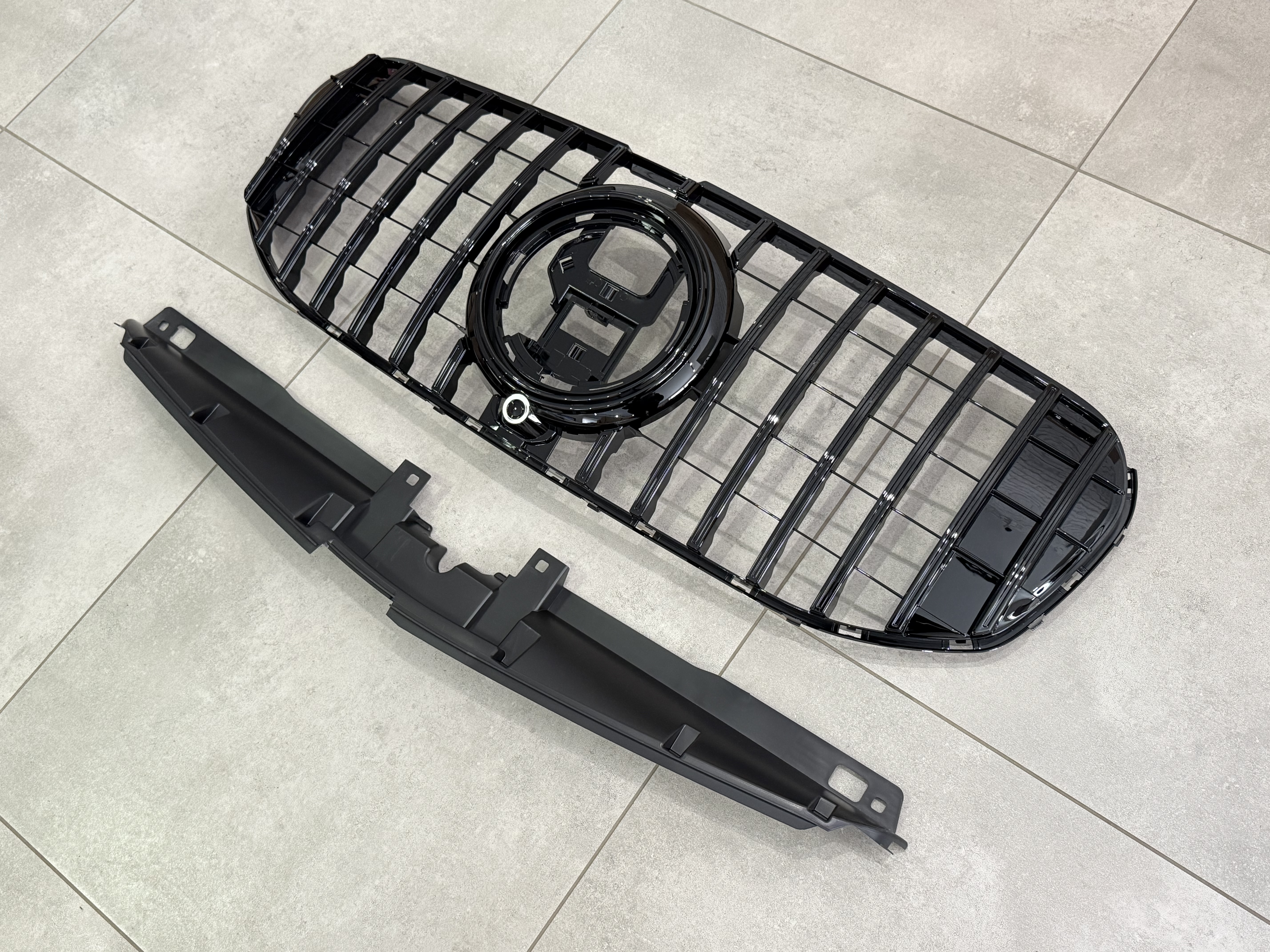 Решітка радіатора GT BLACK Mercedes GLS Class X167 2019-2022 3