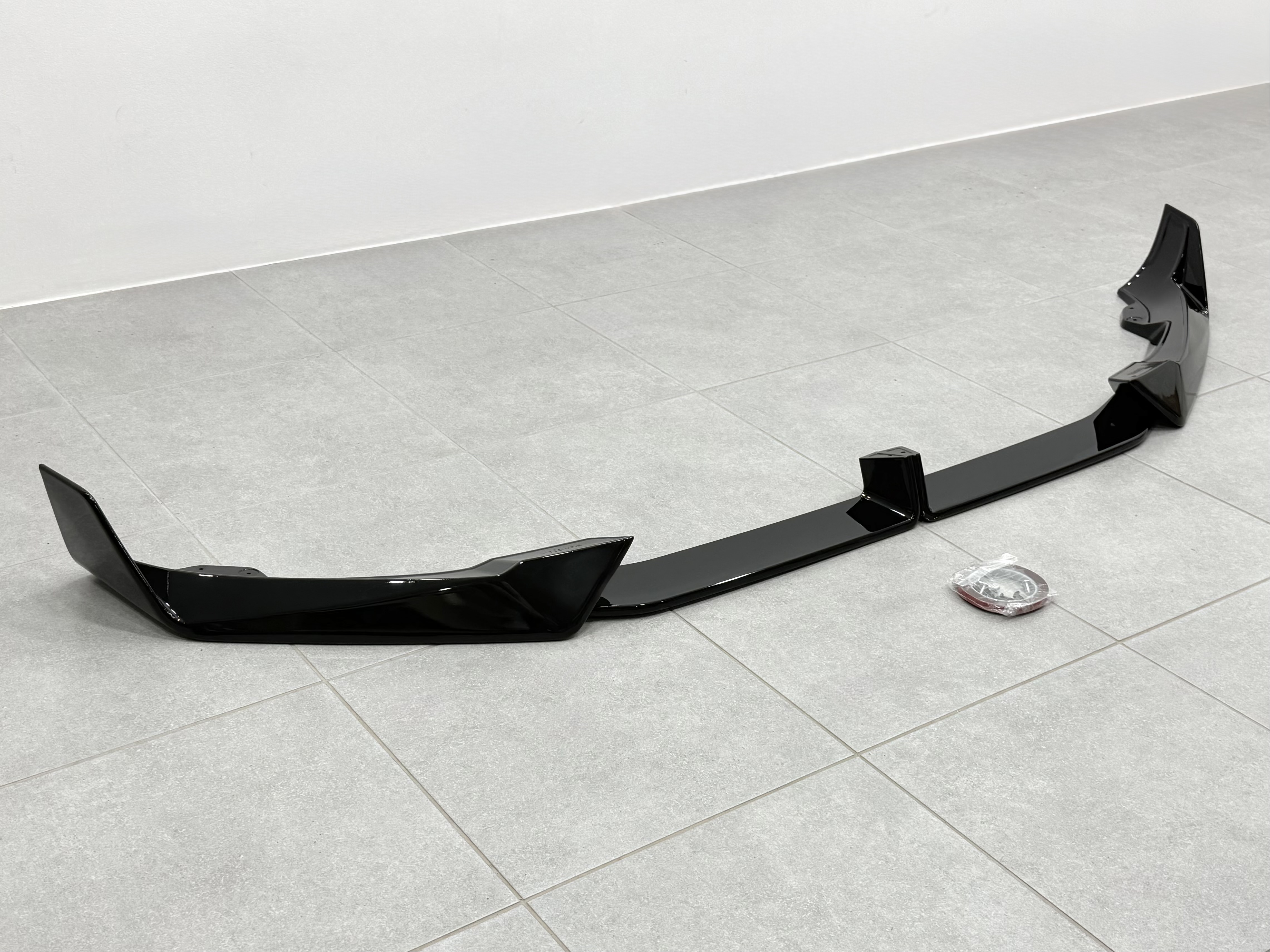 Юбка переднього бампера M paket LCI Paradigm Black Knight для BMW X6 G06 2023+, колір чорний глянець 4