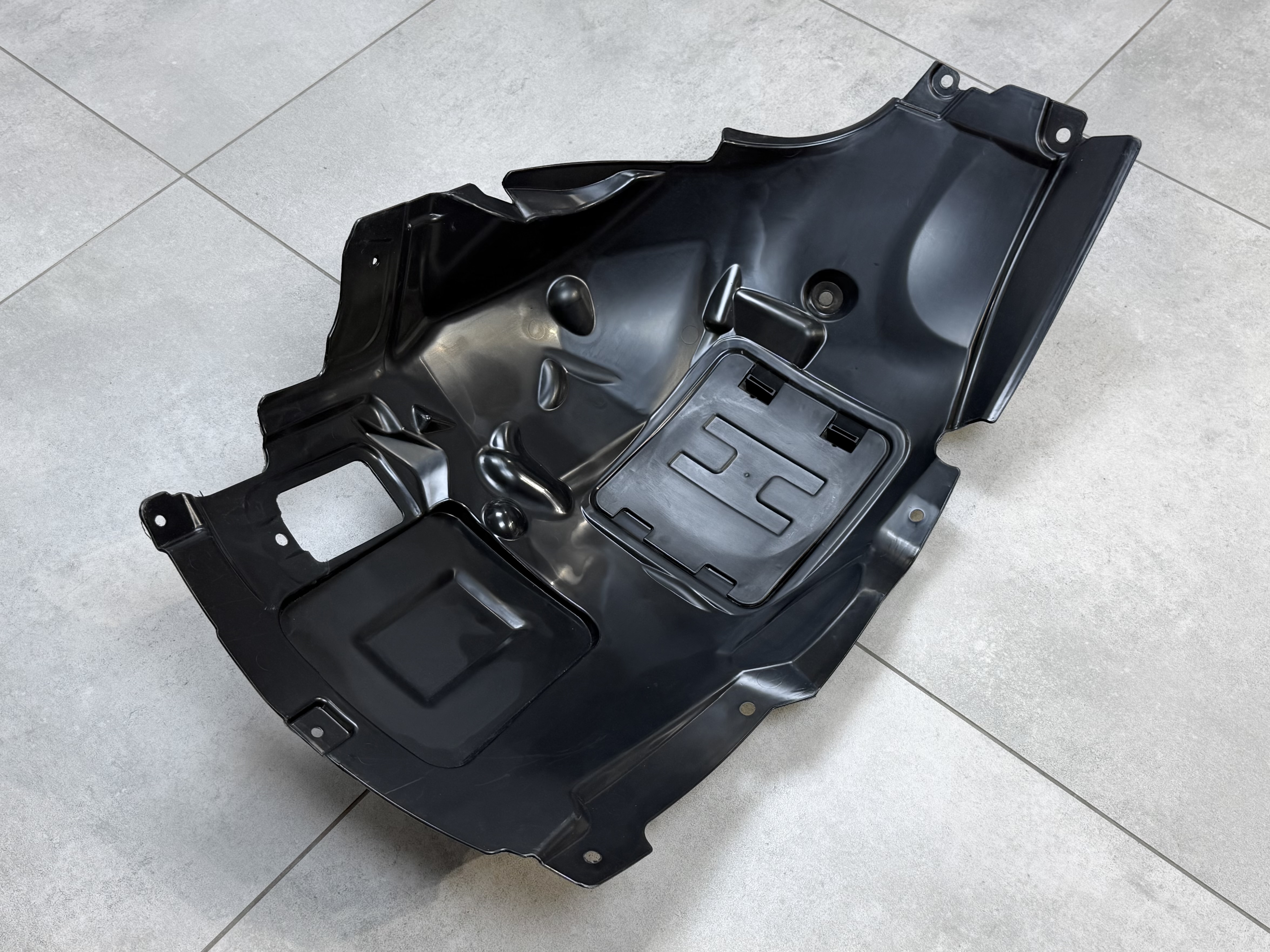 Підкрилок правий передній 51717260726 для BMW 3 series F30 F31 / 3 series GT F34 3