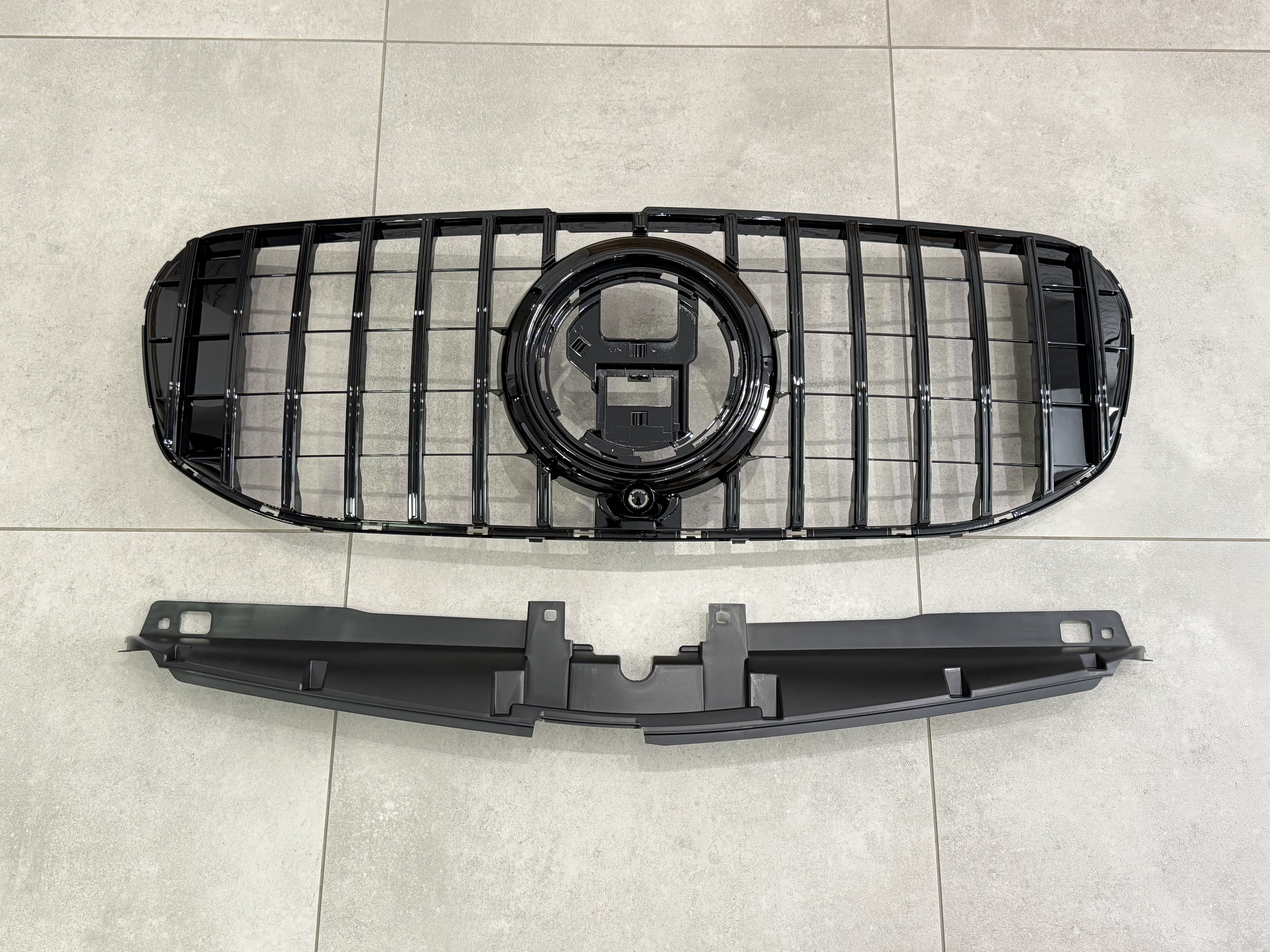 Решітка радіатора GT BLACK Mercedes GLS Class X167 2019-2022 5