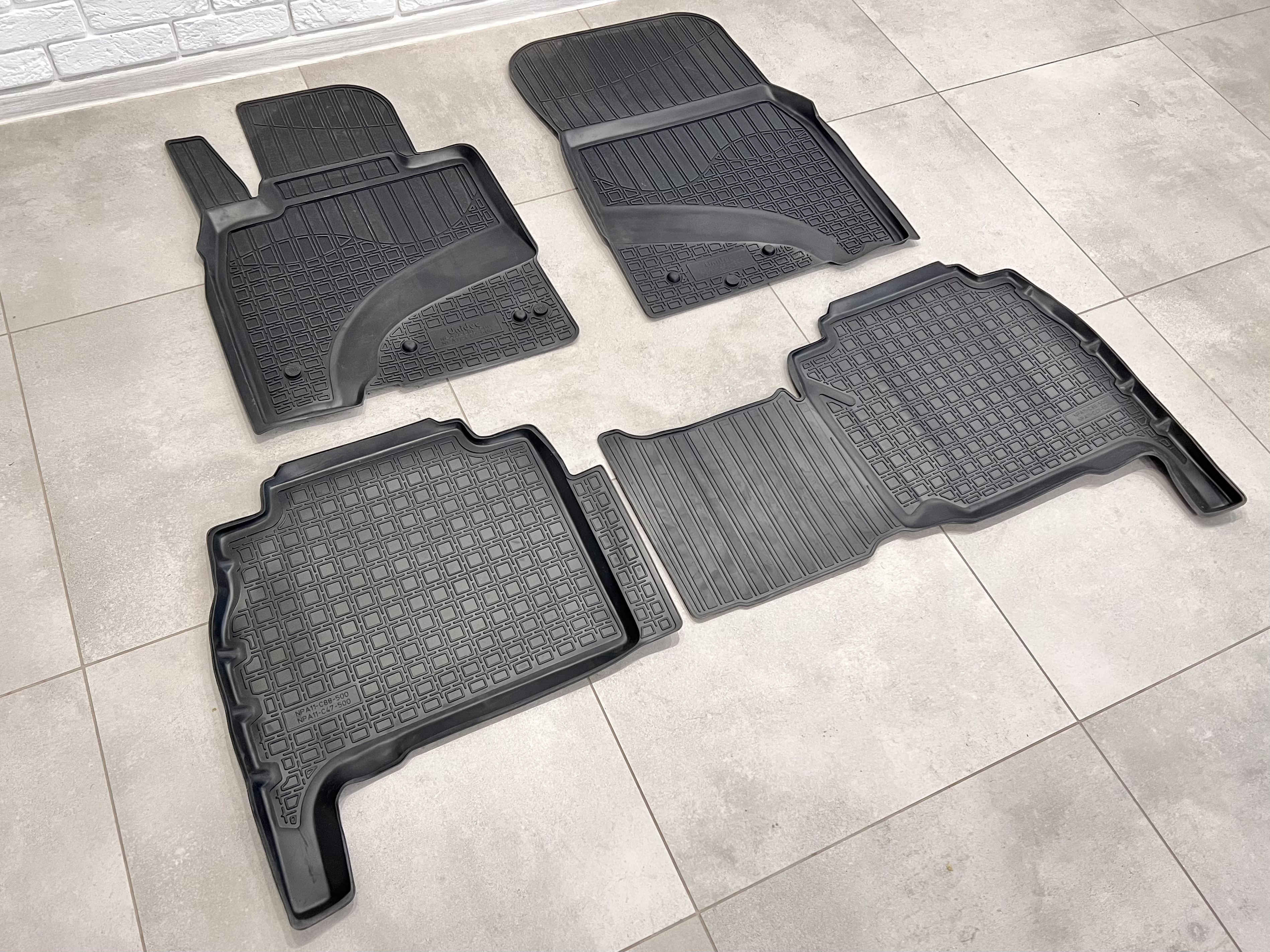 Килими салону поліуретанові Норпласт для Toyota Land Cruiser 200 2007- / 2012- / Lexus LX 570 2007-2015 3