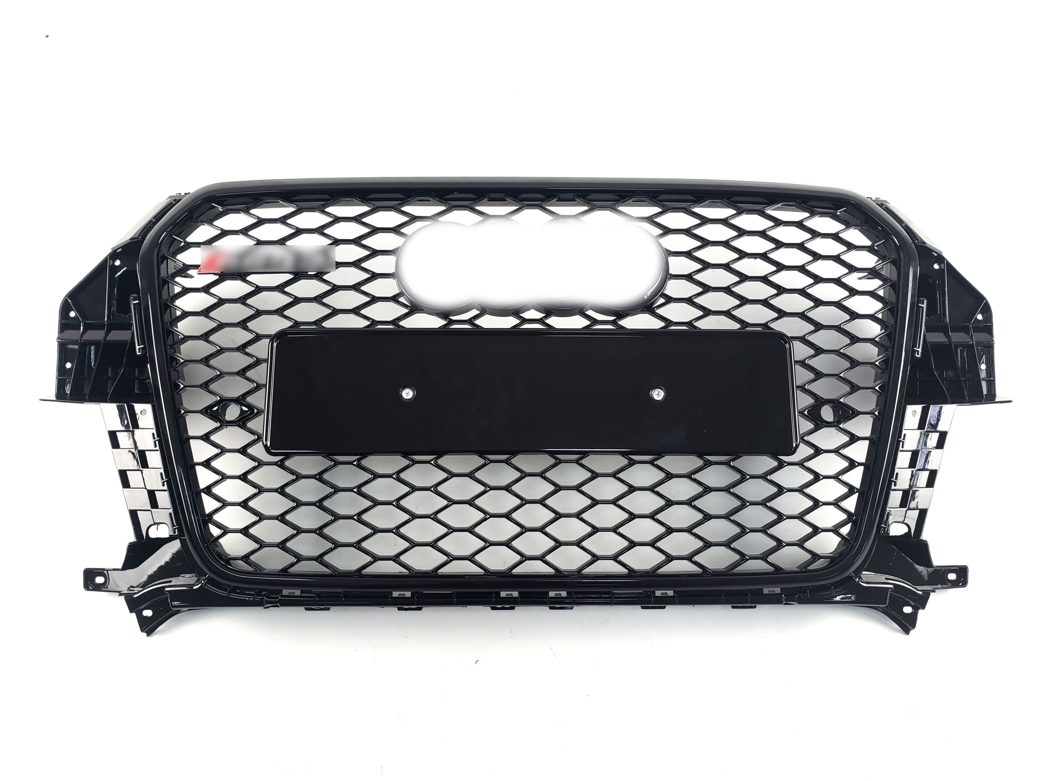 Решітка радіатора Full Black (в стилі SQ3) на Audi Q3 8U 2011-2014 року