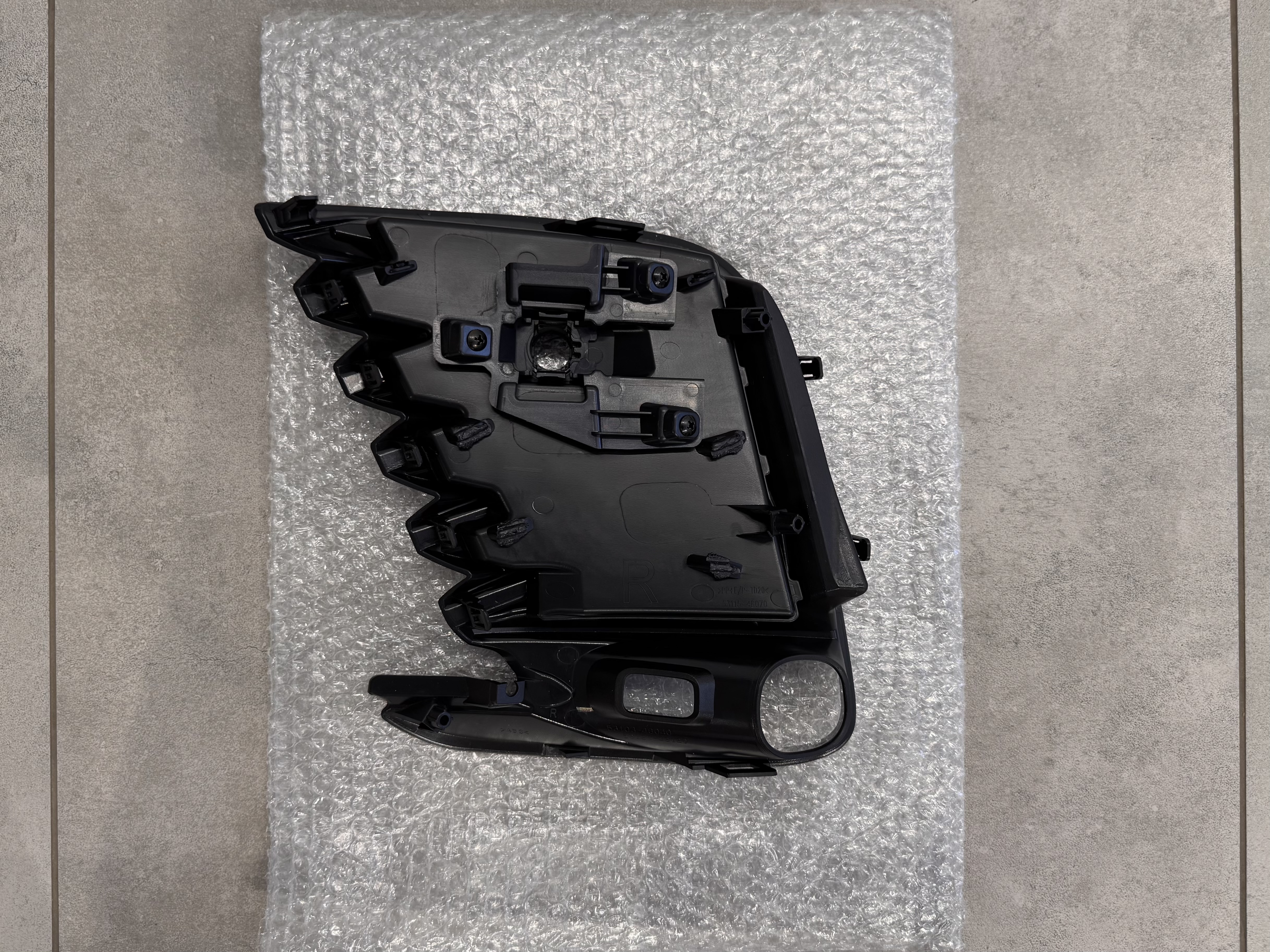 Права накладка туманки F-Sport 5310348040 для Lexus RX 2023- 3