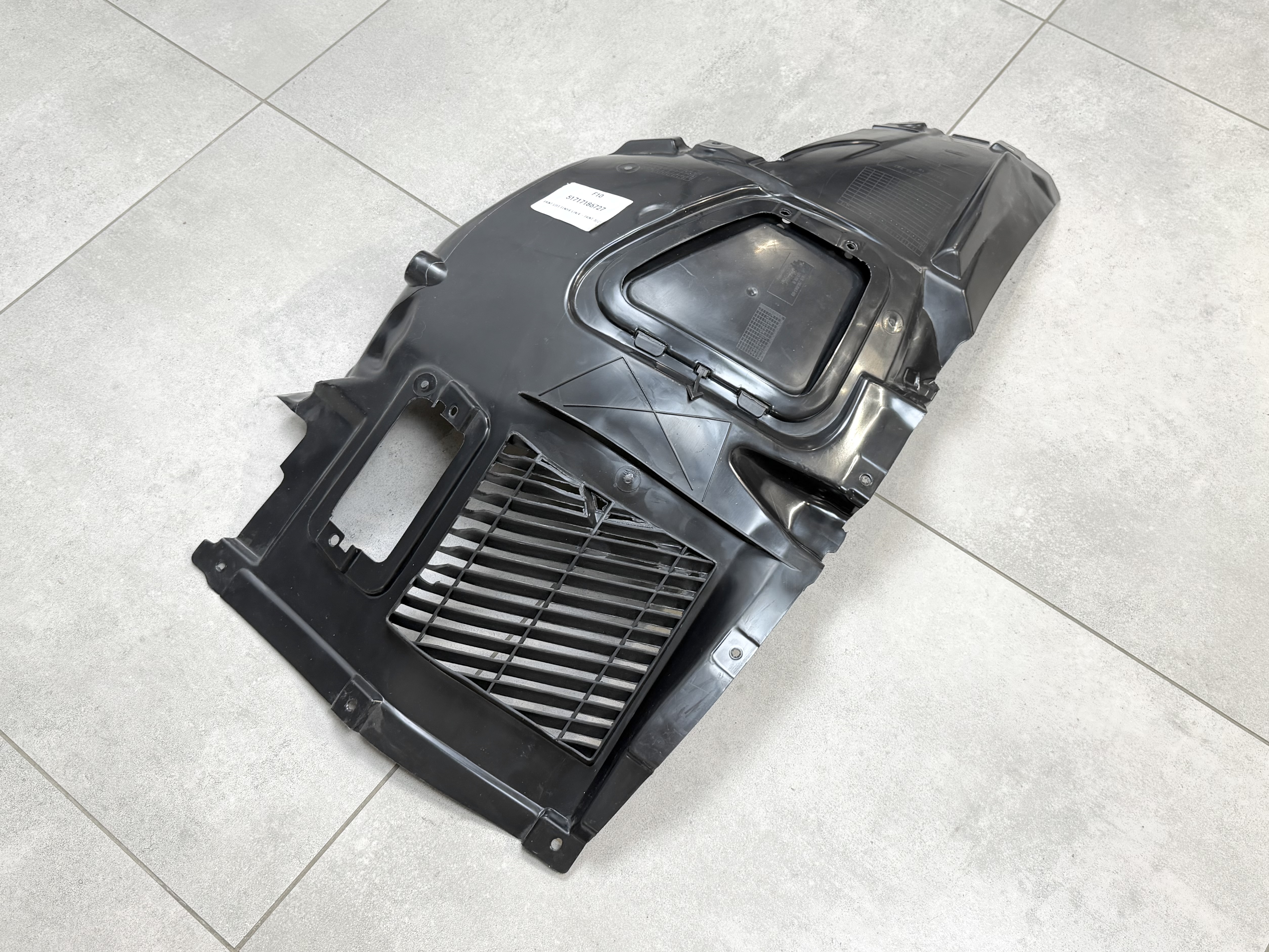 Підкрилок лівий передній 51717186727 для BMW 5 series F10 F11 2010-2016 3