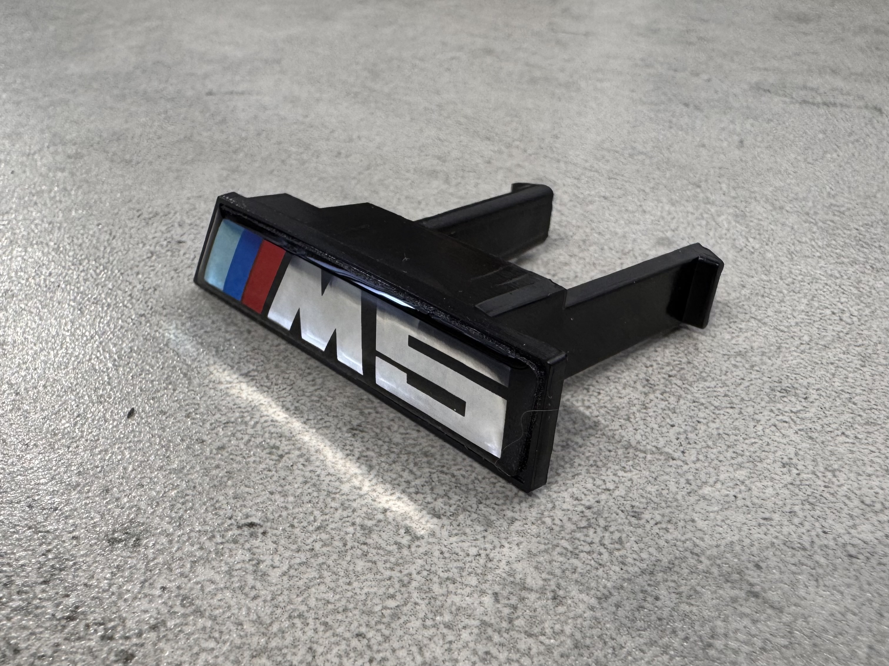 Шильдик в радіаторну решітку M5 BMW 5 series F10 / F11 2012-2016 3