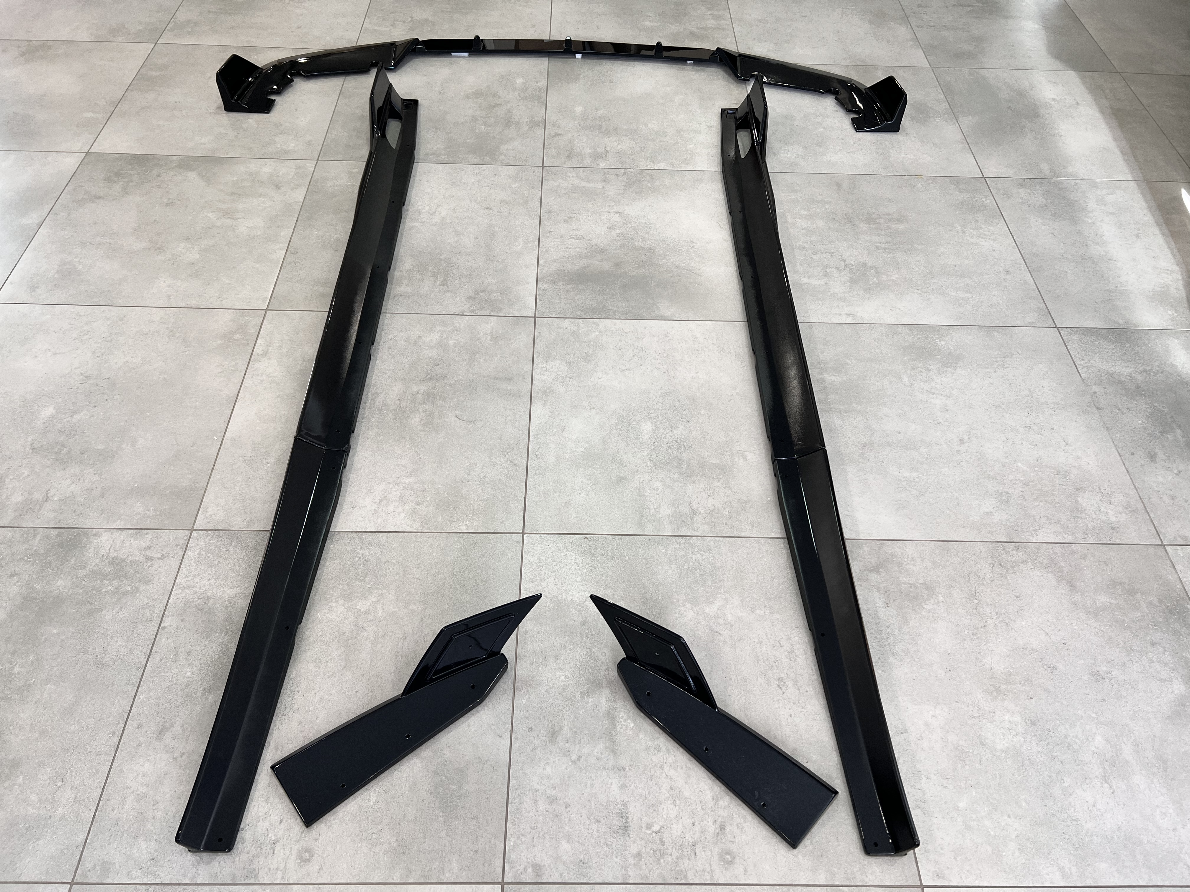 Комплект обвісу накладки бампера леза порогів для BMW X5M F95 2019-2022 4