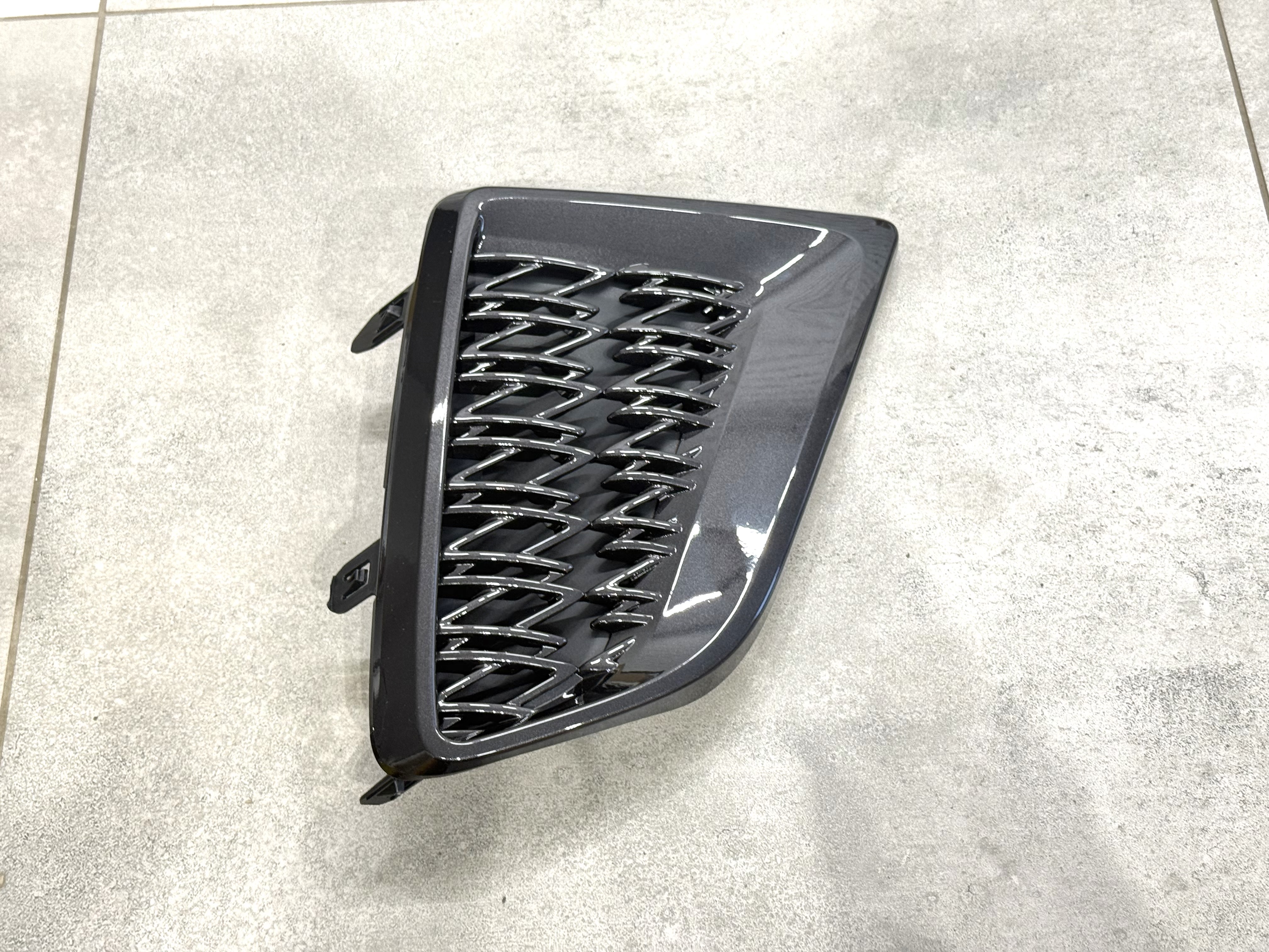 Накладка бампера права F-Sport 5312748030 для Lexus RX 2019-2022 3