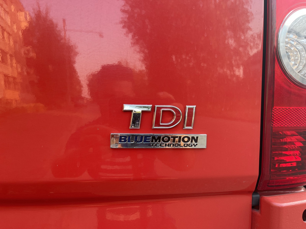 Напис Tdi (косою шрифт) Червоні DI 2