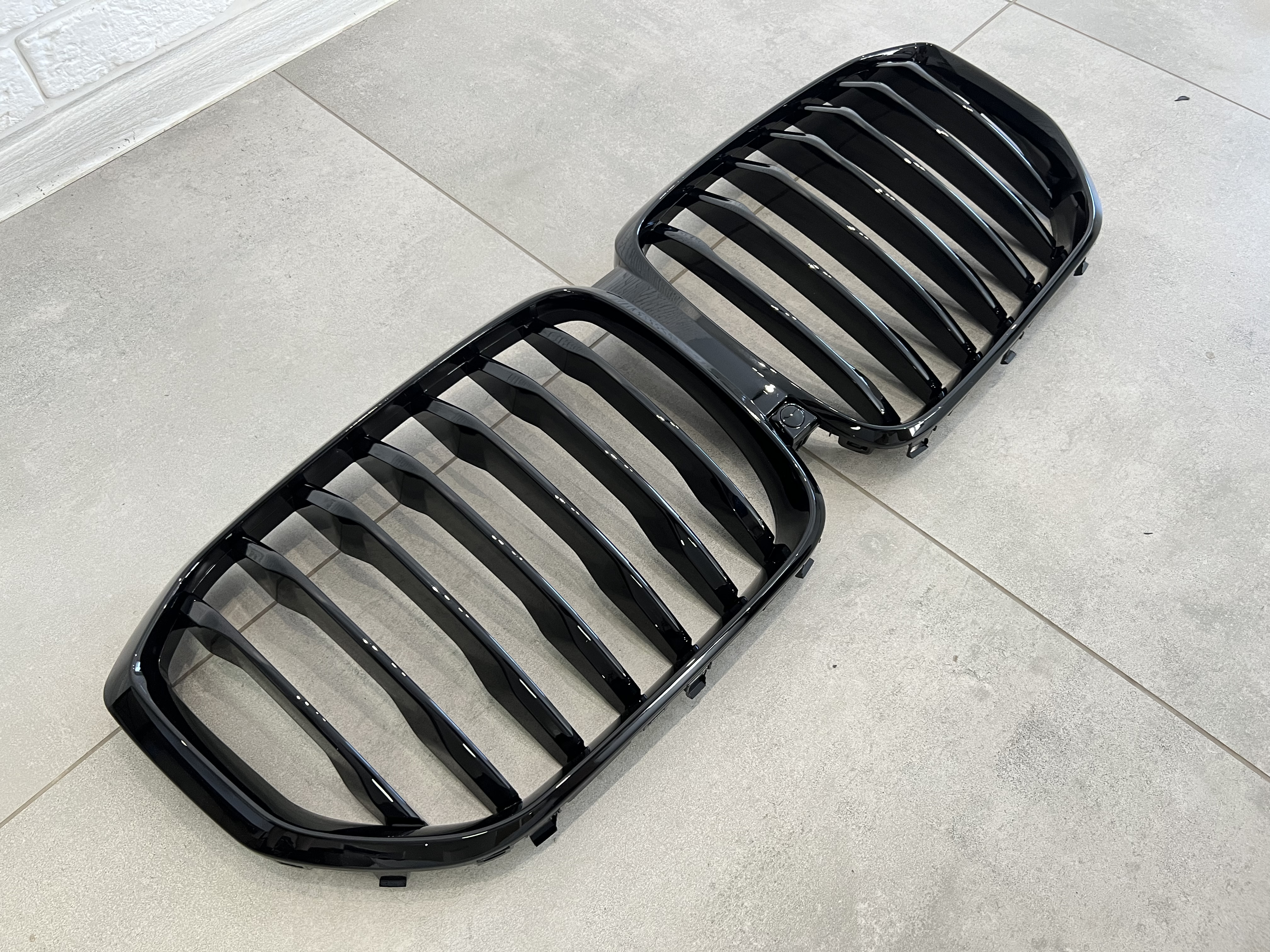 Решітка радіатора ніздрі M-Perfomance стиль BMW X5 G05 2019-2022 чорний глянець 4