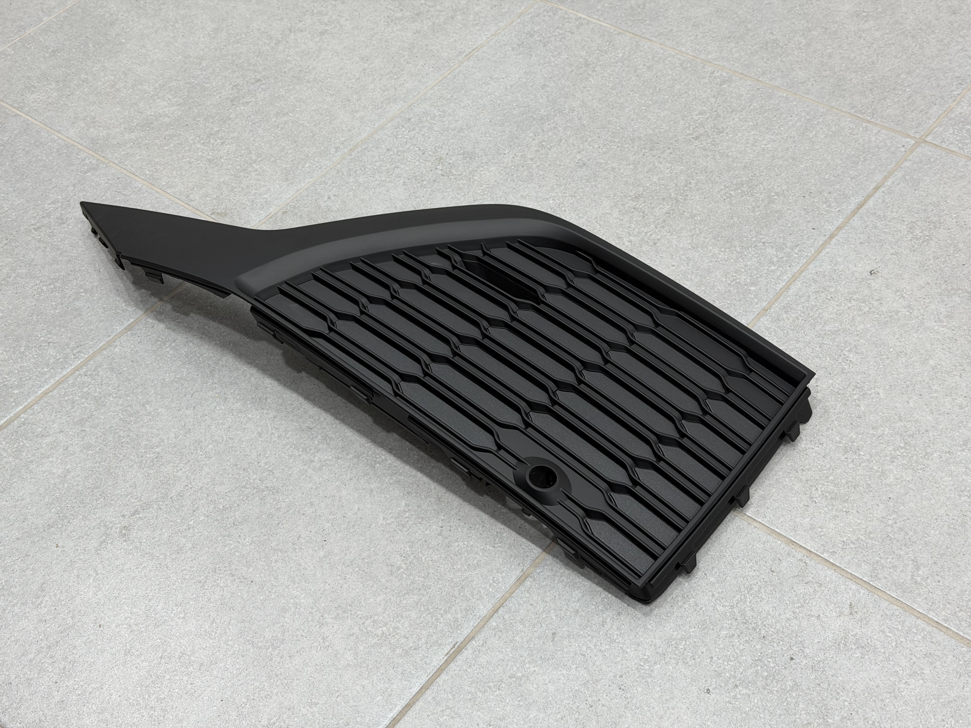Решітка бампера ліва 4M0890681B S-Line BLACK для Audi Q7 2020-2024 3