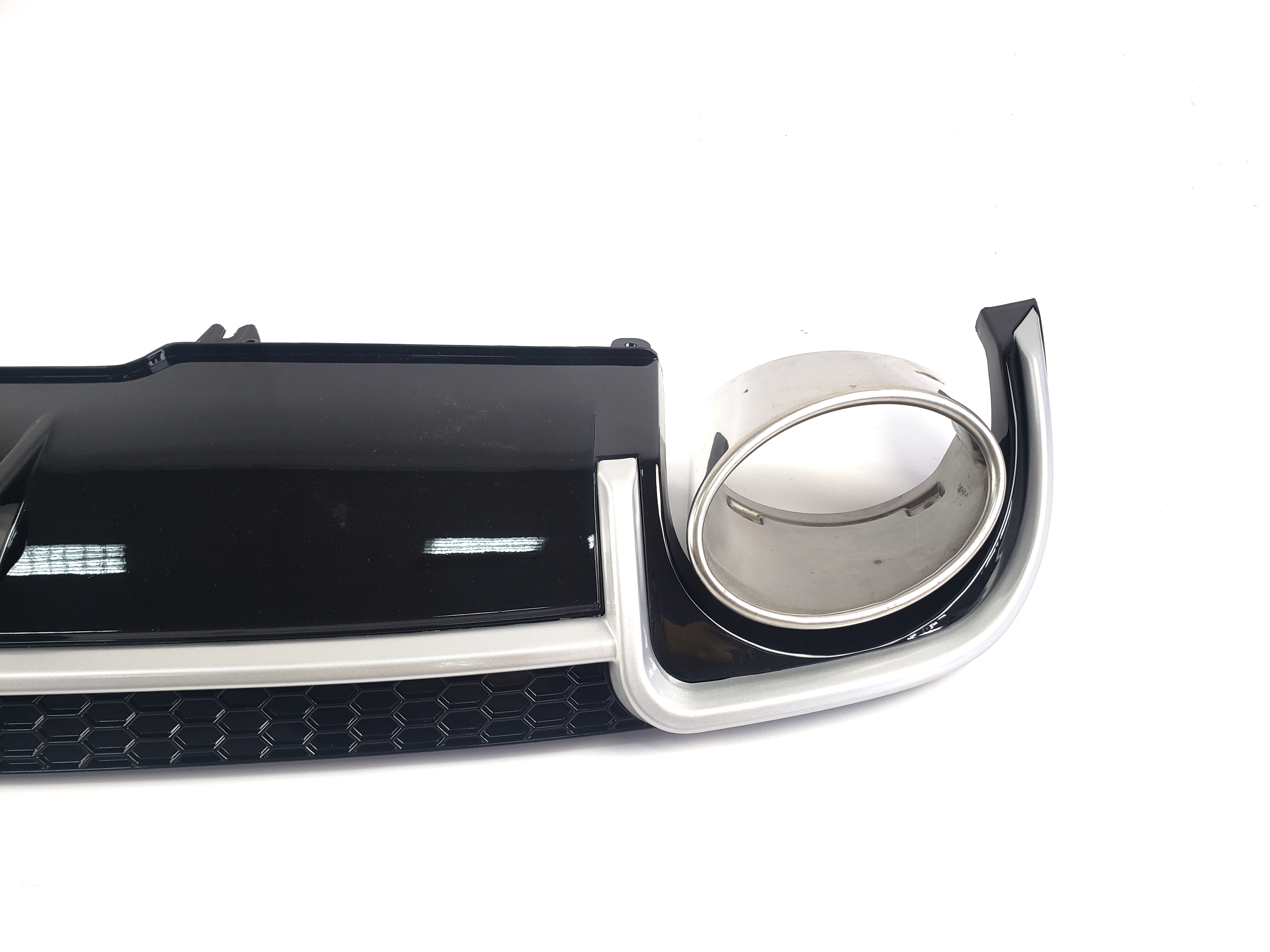 Дифузор (заднього бампера) Black Silver / Chrome Pipe (в стилі RS4) на Audi A4 B9 2015-2019 року 6