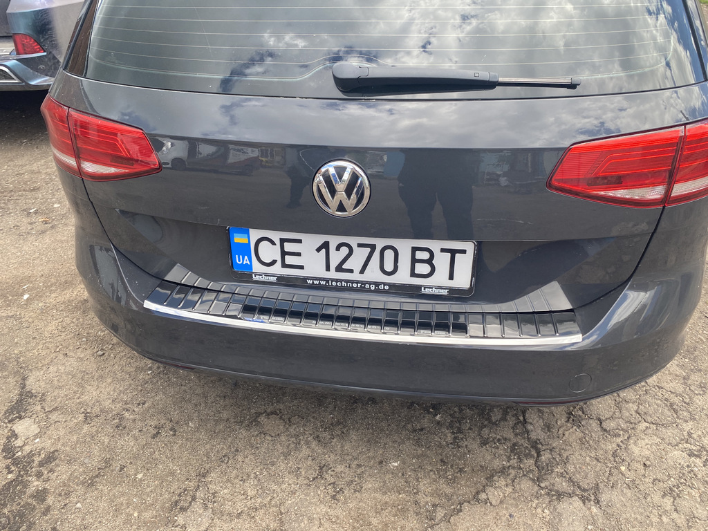 Накладка на задній бампер Carmos V1 (SW) 5