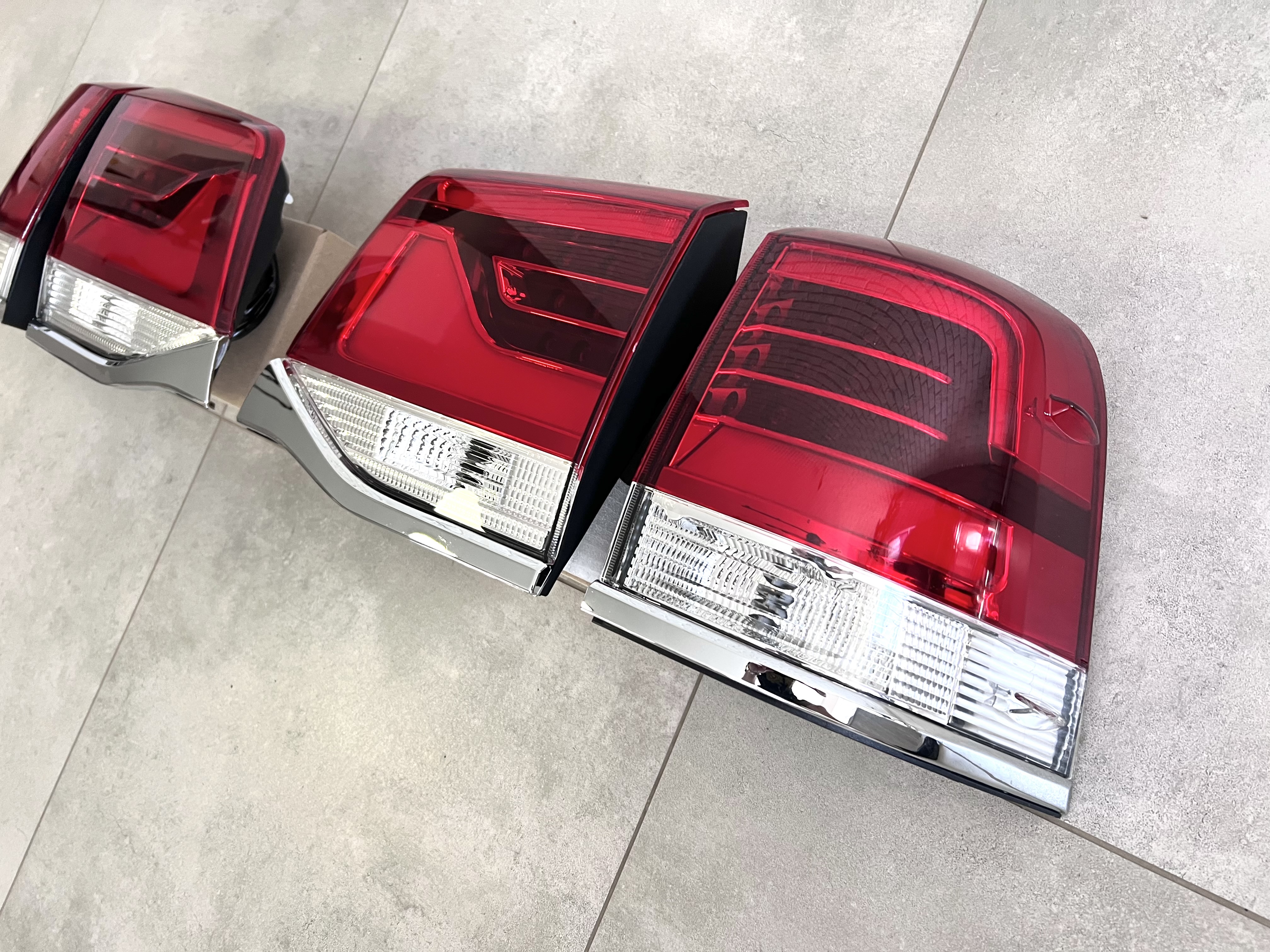 Задні ліхтарі OEM Toyota Land Cruiser 200 2016-2021 6