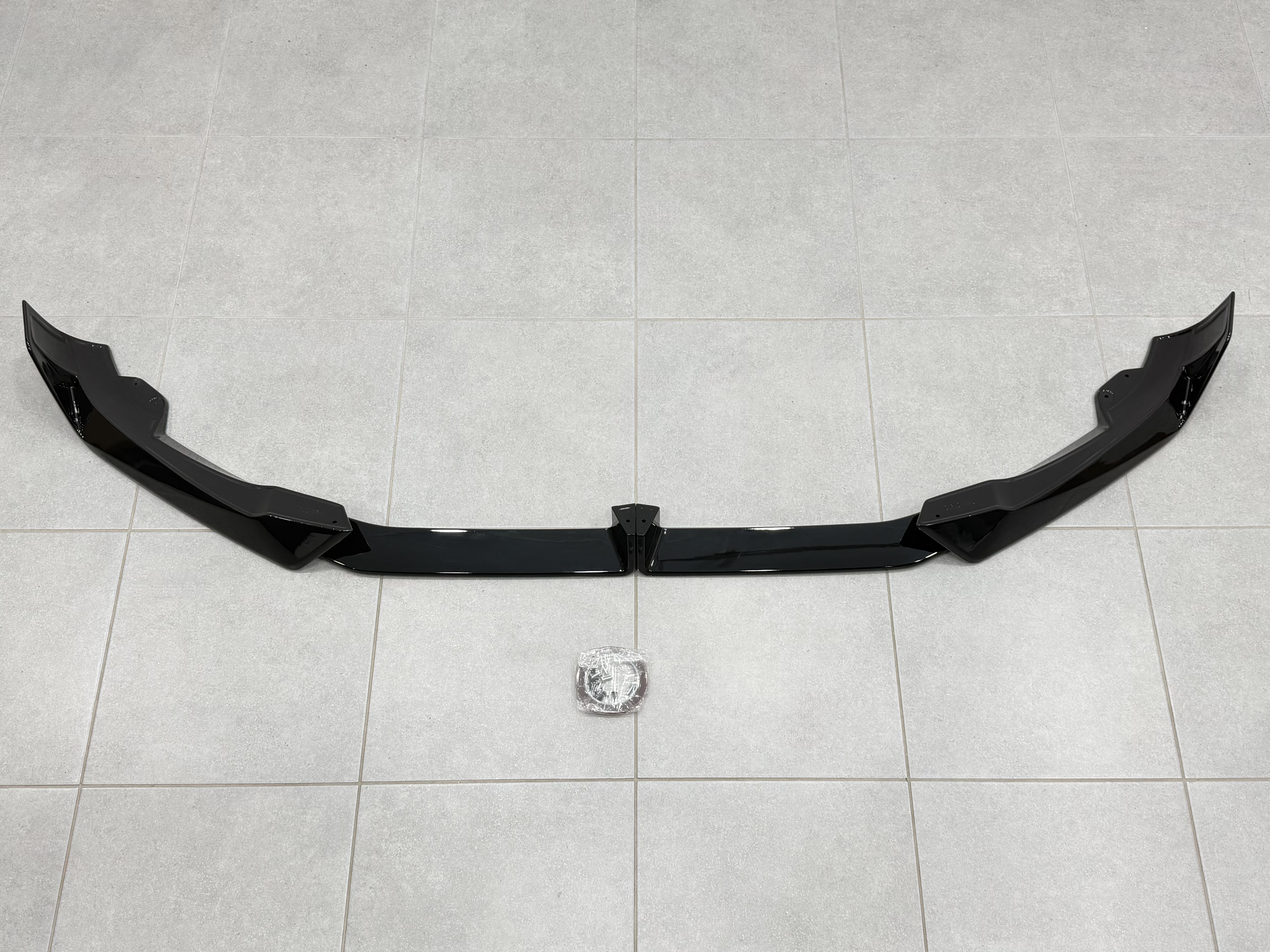 Юбка переднього бампера M paket LCI Paradigm Black Knight для BMW X6 G06 2023+, колір чорний глянець 3