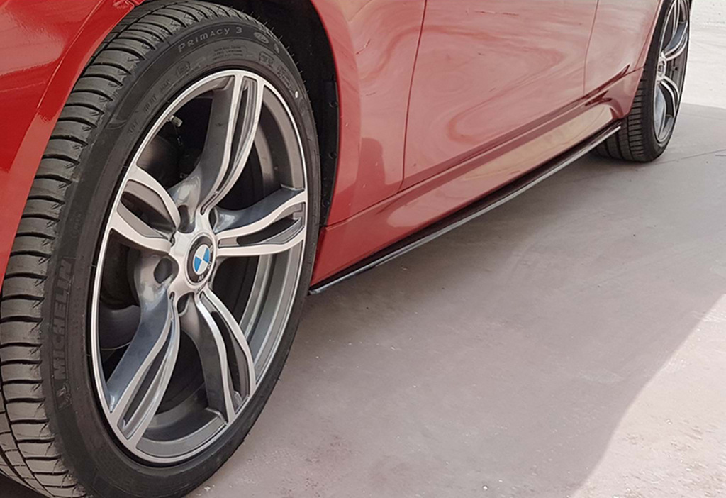 Накладки на пороги V-3 (під M-Sport пороги, чорний глянець) 3