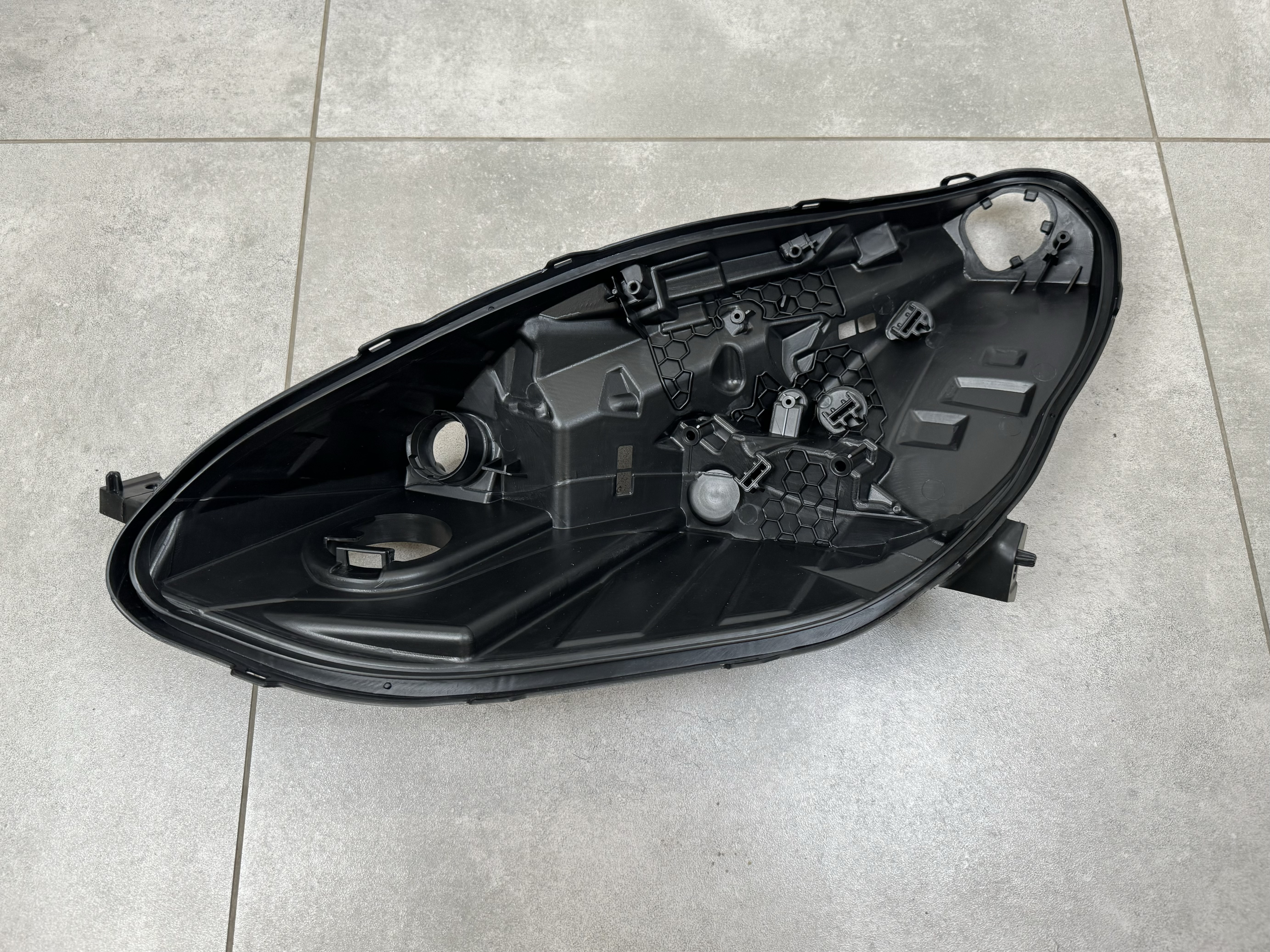 Корпус фари лівий Tesla model 3 2017- / Tesla model Y 2020- 5