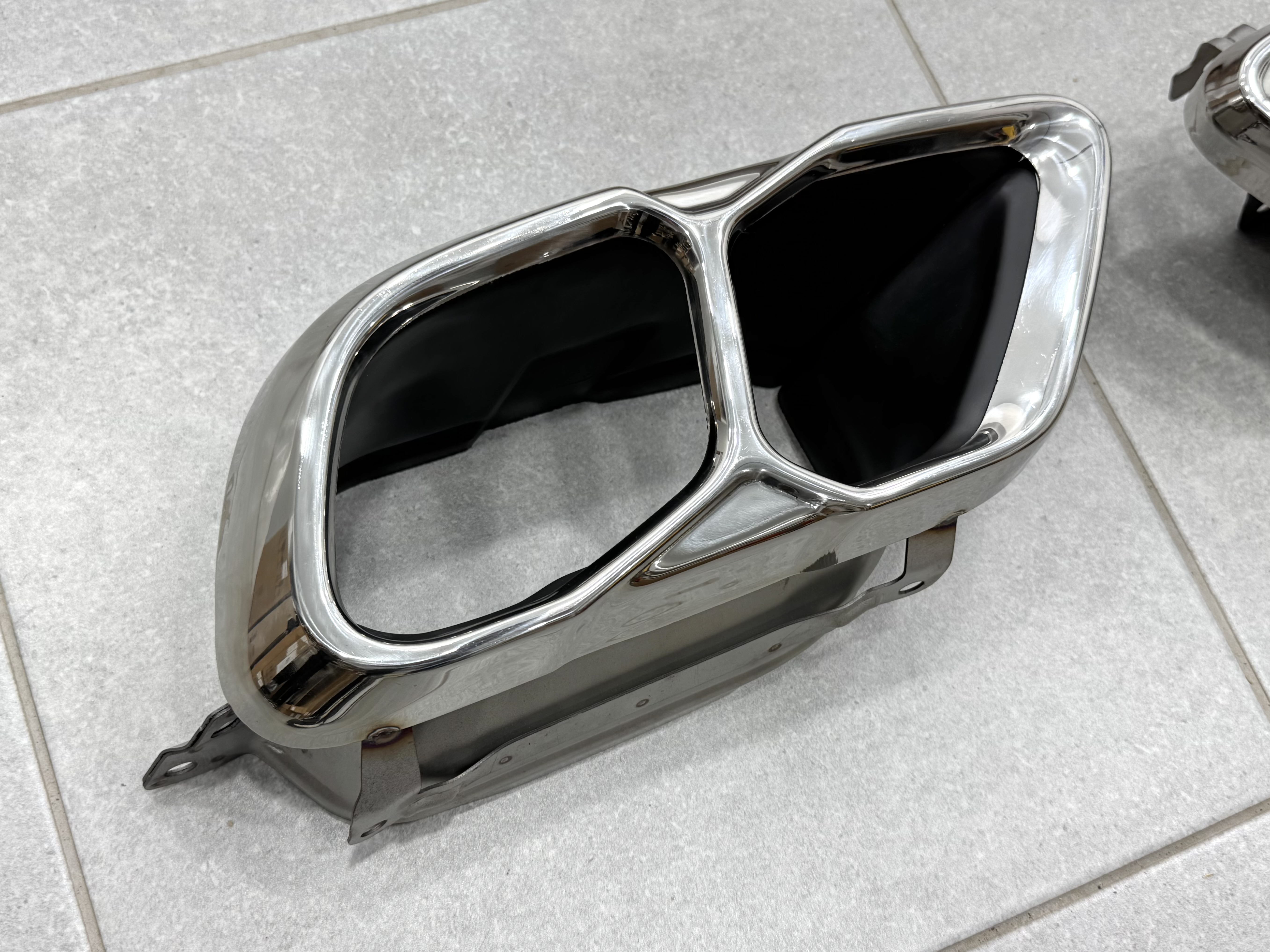 Насадки на вихлопні труби M60i LCI для BMW X5 G05 / X6 G06 / X7 G07 хром 4
