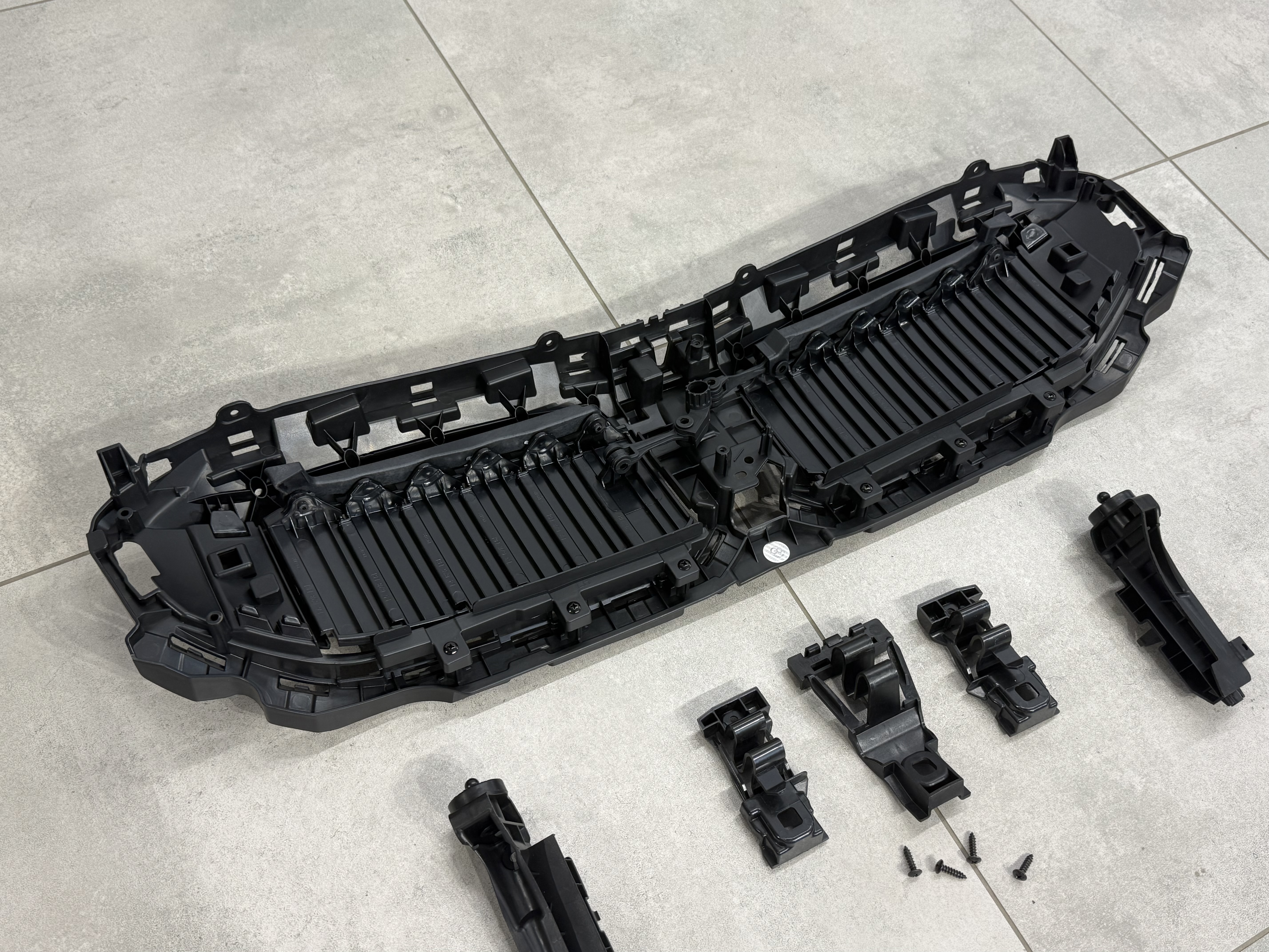 Жалюзі BMW 3 Series G20 / G21 LCI 2022+ (без двигуна) 51745A2DB49 6
