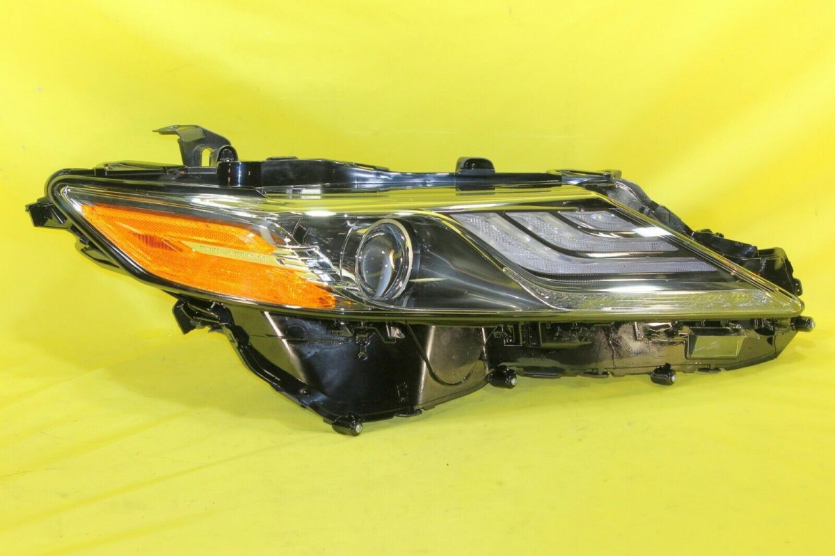 FULL LED права фара Toyota Camry 70 XLE XSE USA 2017-2024 3