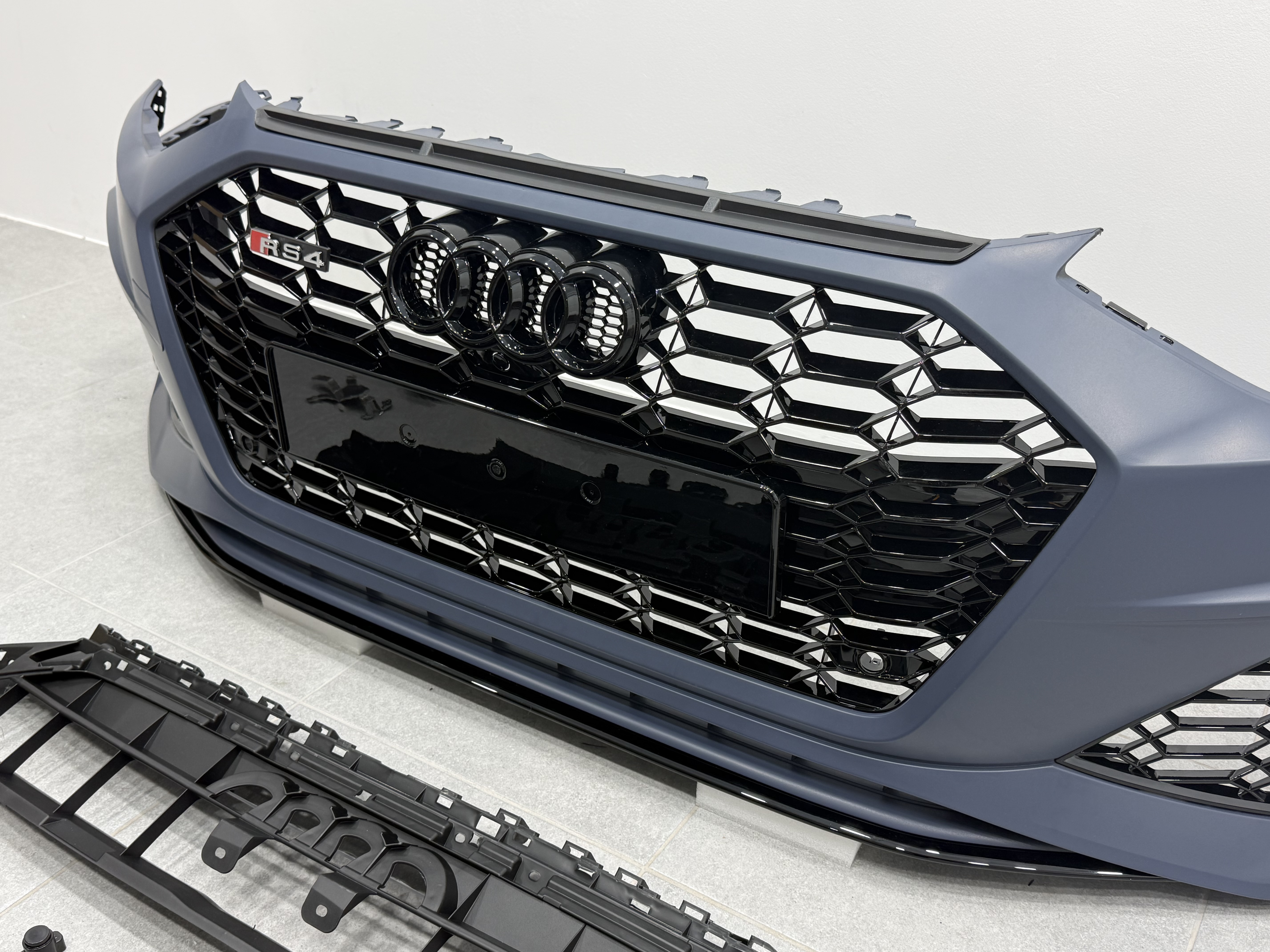 Бампер передній у стилі RS4 для Audi A4 2020-2023 3