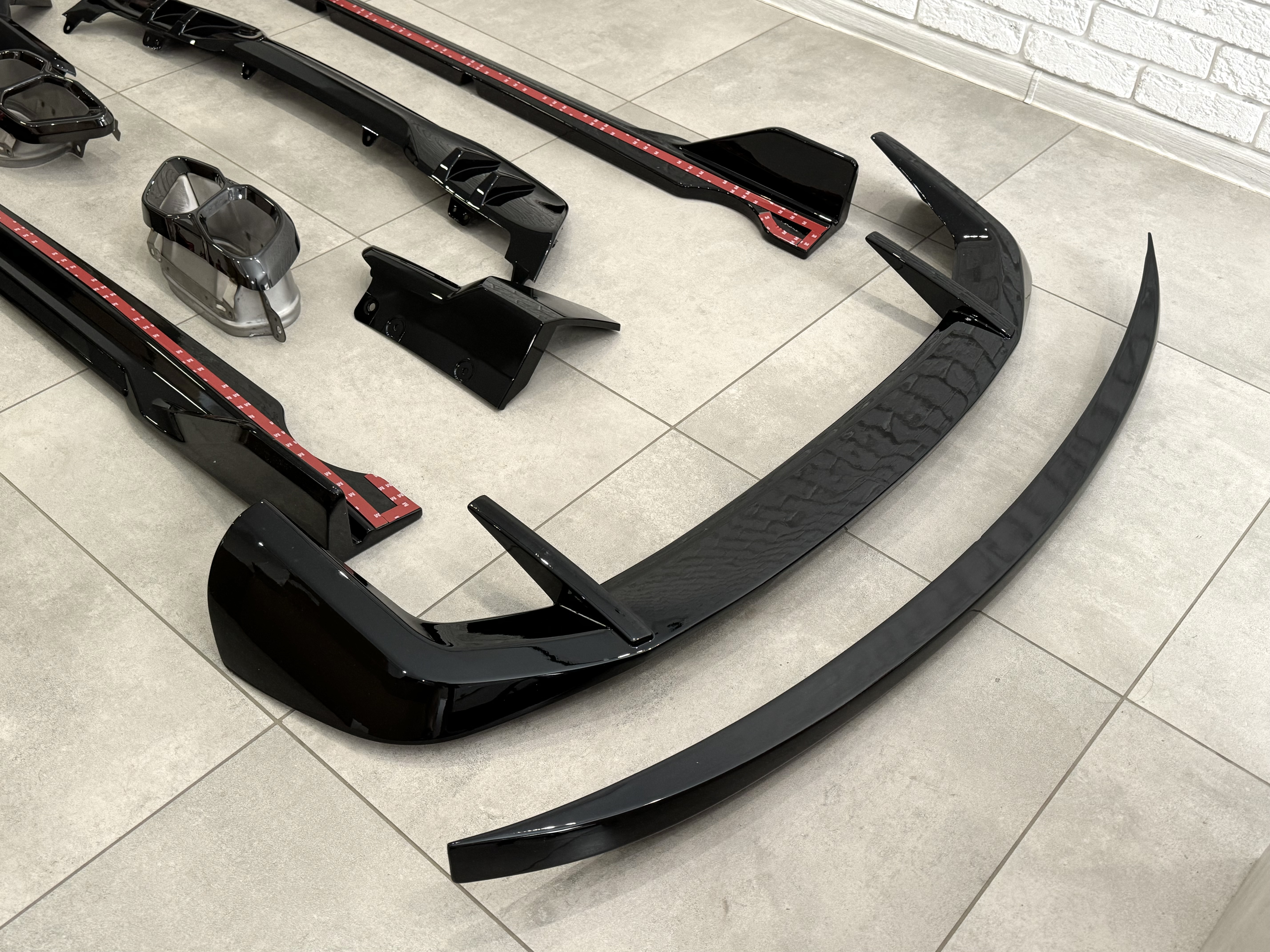 Комплект обвісу M paket LCI Paradigm Black Knight для BMW X5 G05 2023+, колір чорний глянець 2