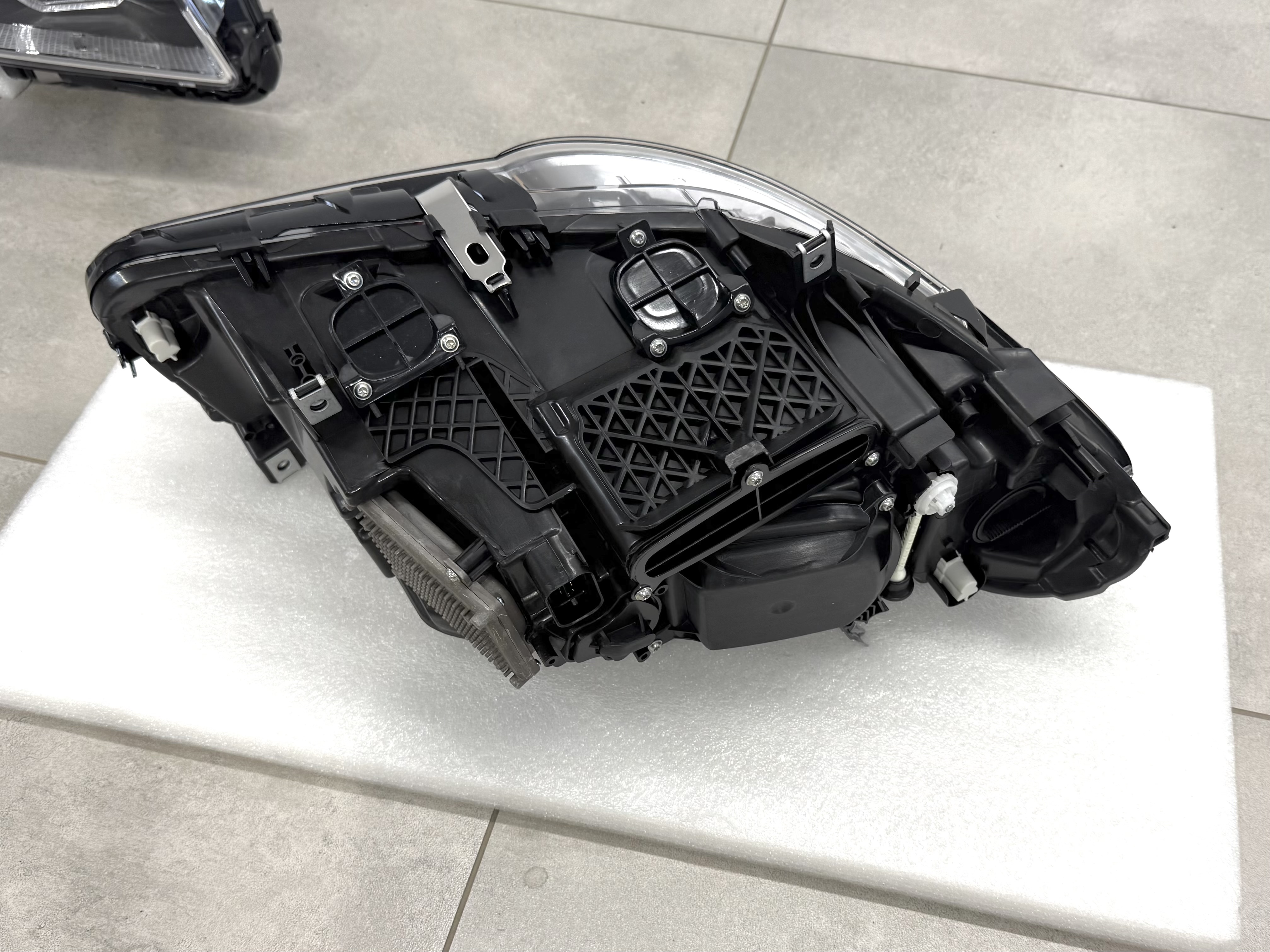 LED фари рестайлінг для BMW F10 F11 2010-2013 3