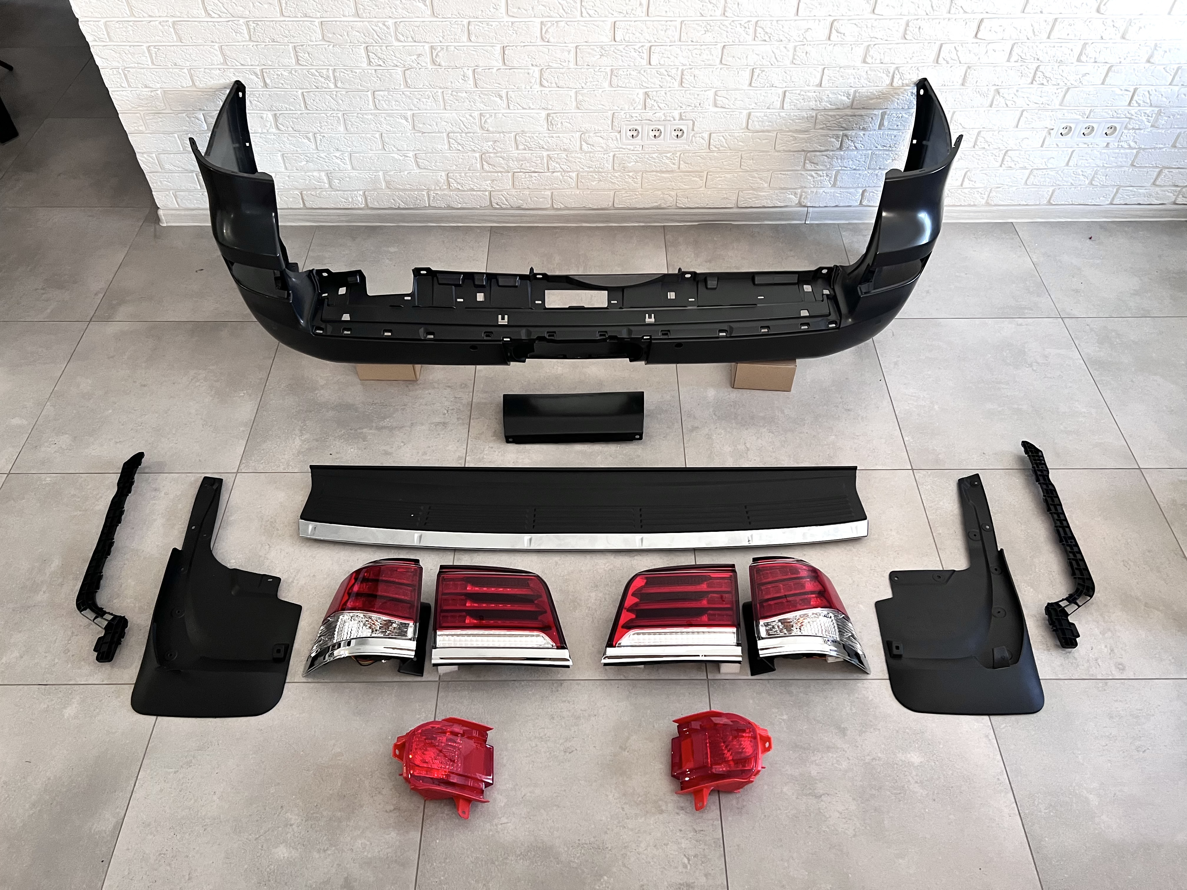 Обвіс комплект рестайлінгу OEM 2012-2015 для Lexus LX570 2008-2011 3