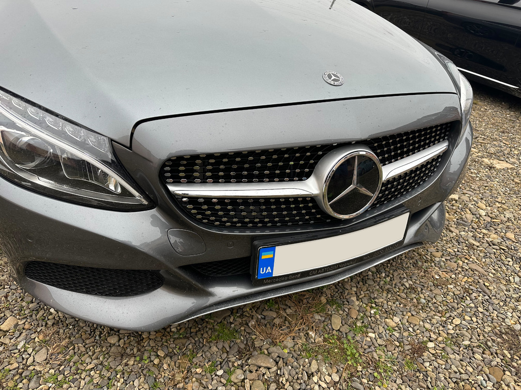 Передня решітка Diamond Silver (для Avantgarde/AMG-Line/C43 AMG) 2014-2018, з камерою