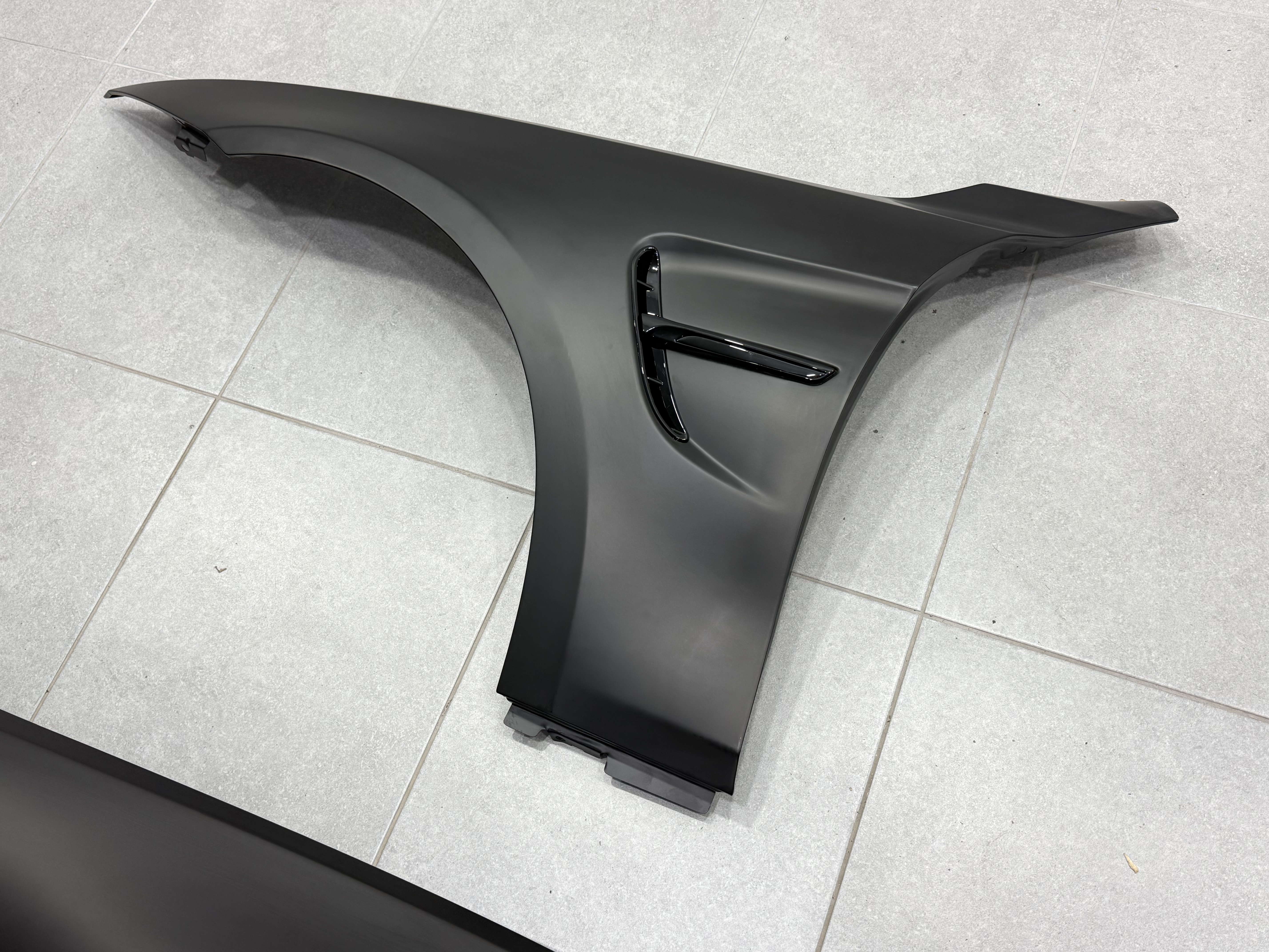 Передні крила в стилі M4 для BMW 4 series F32 / F33 / F36 2013-2020 6