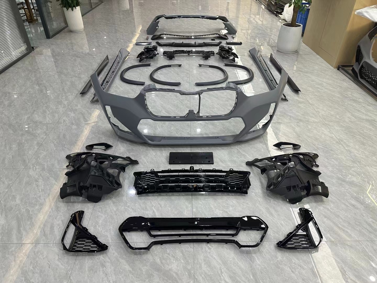 Комплект обвісу M ПАКЕТ BMW X1 U12 2023+ 3