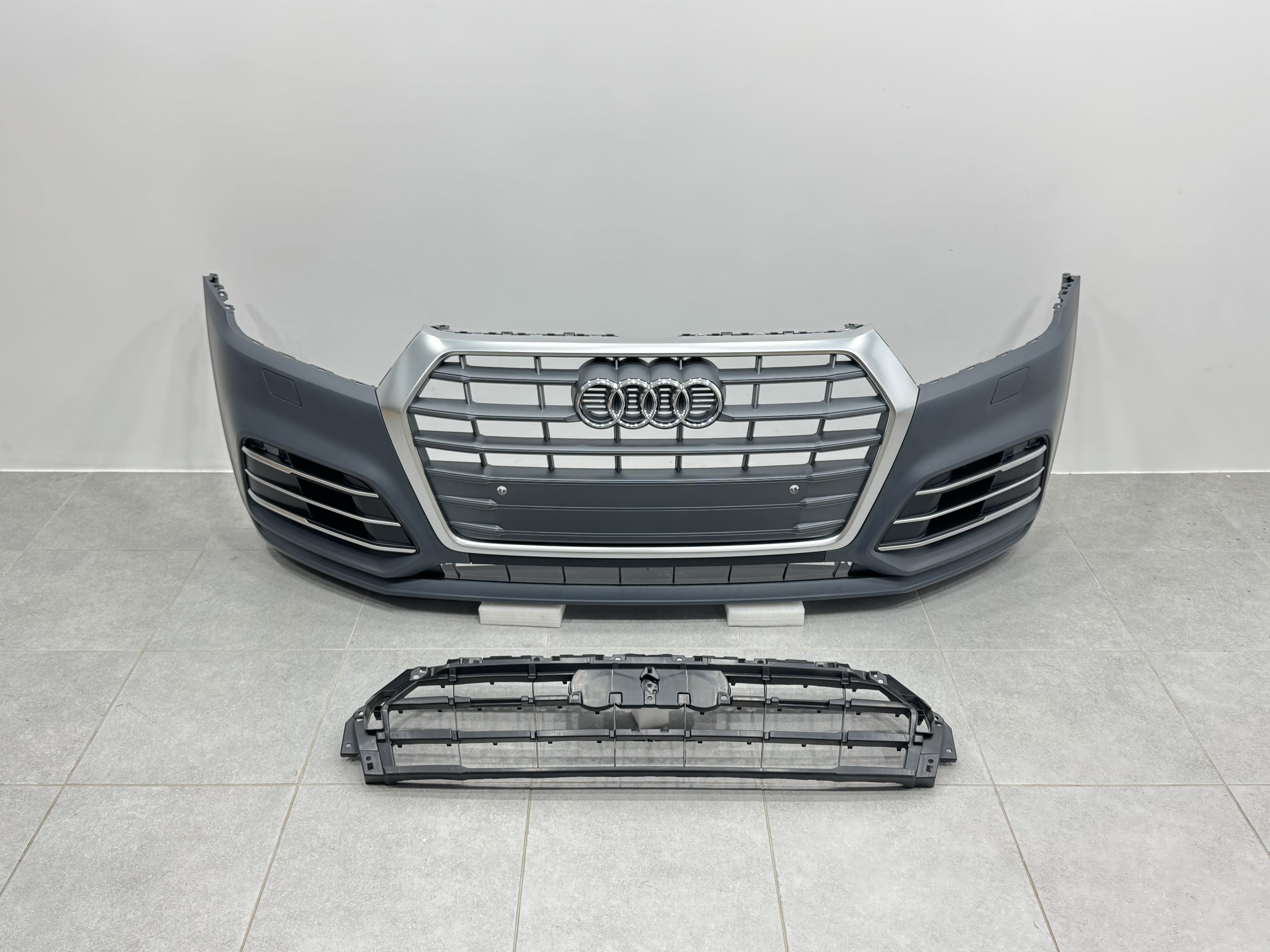 Бампер передній у зборі S-Line для Audi Q5 2017-2020 3