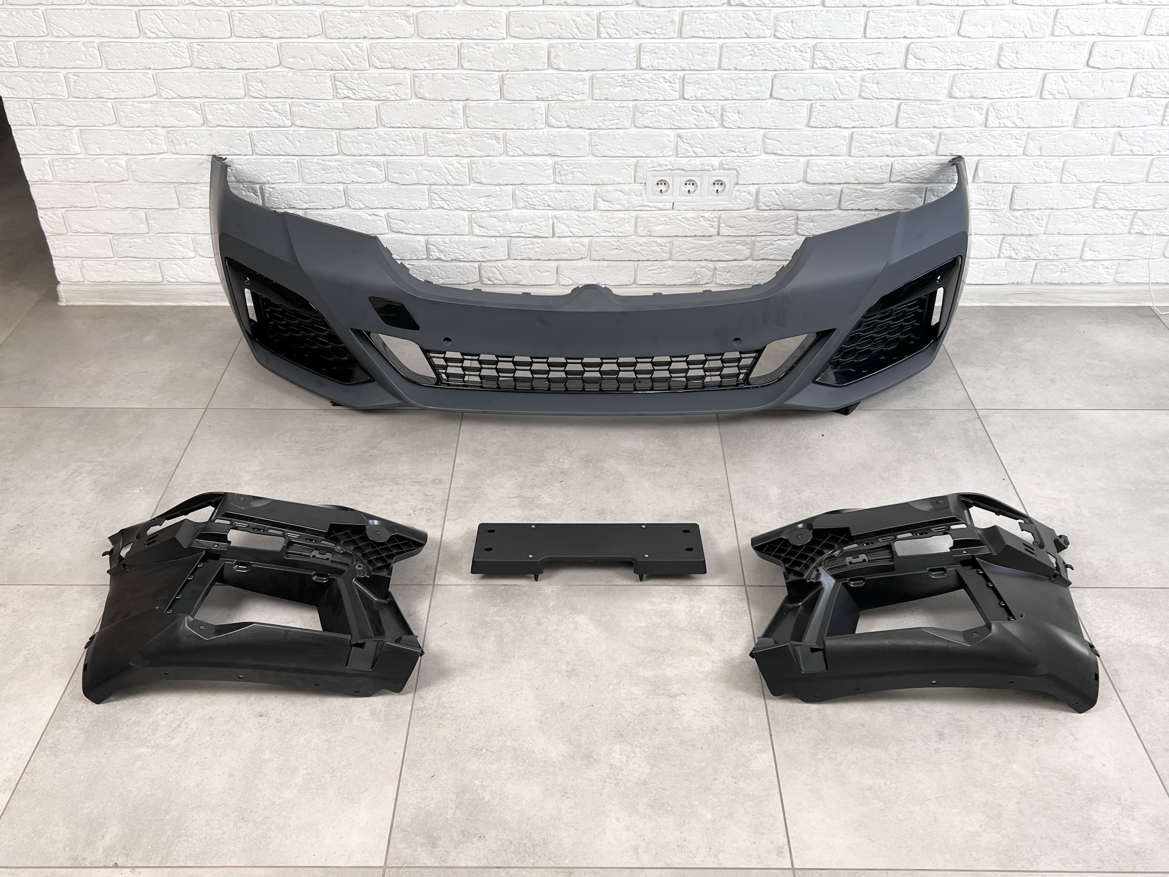 Передній бампер M Paket BMW 5 Series G30 G31 LCI 2020-2023 3