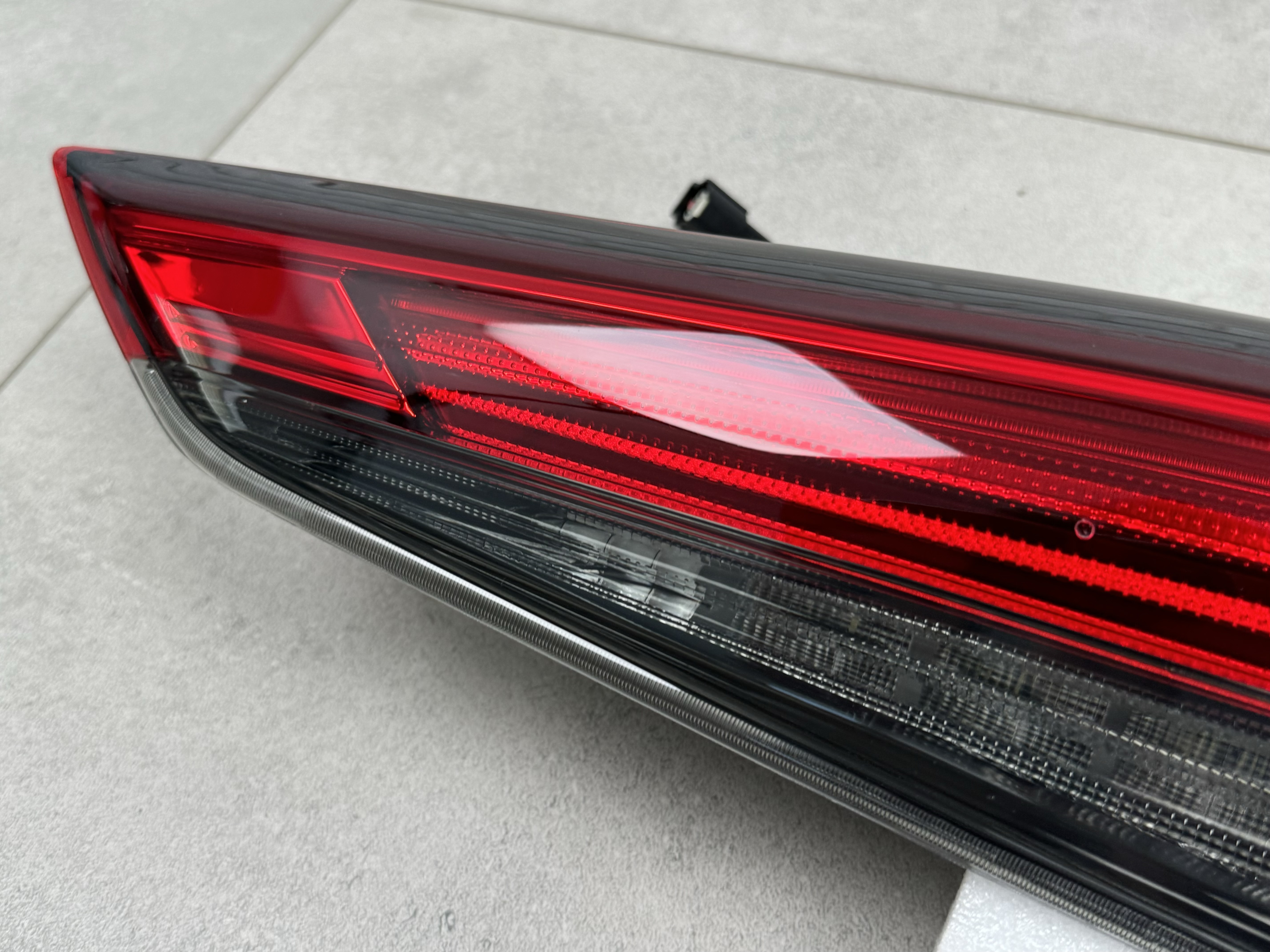 Задній ліхтар правий внутрішній Toyota Highlander 2020- 3