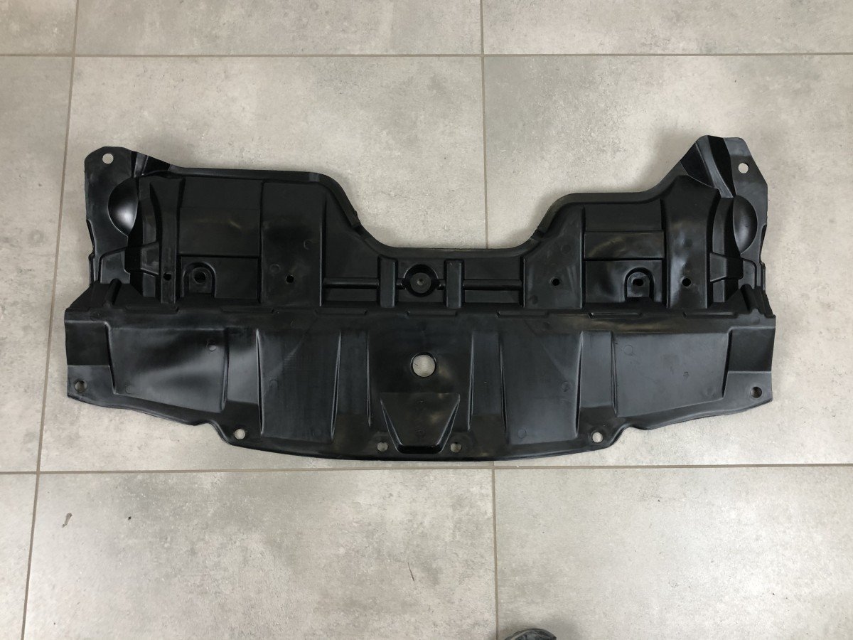 Пильовик бампера зовнішній 758924CB0A Nissan X-Trail T32 / Rogue