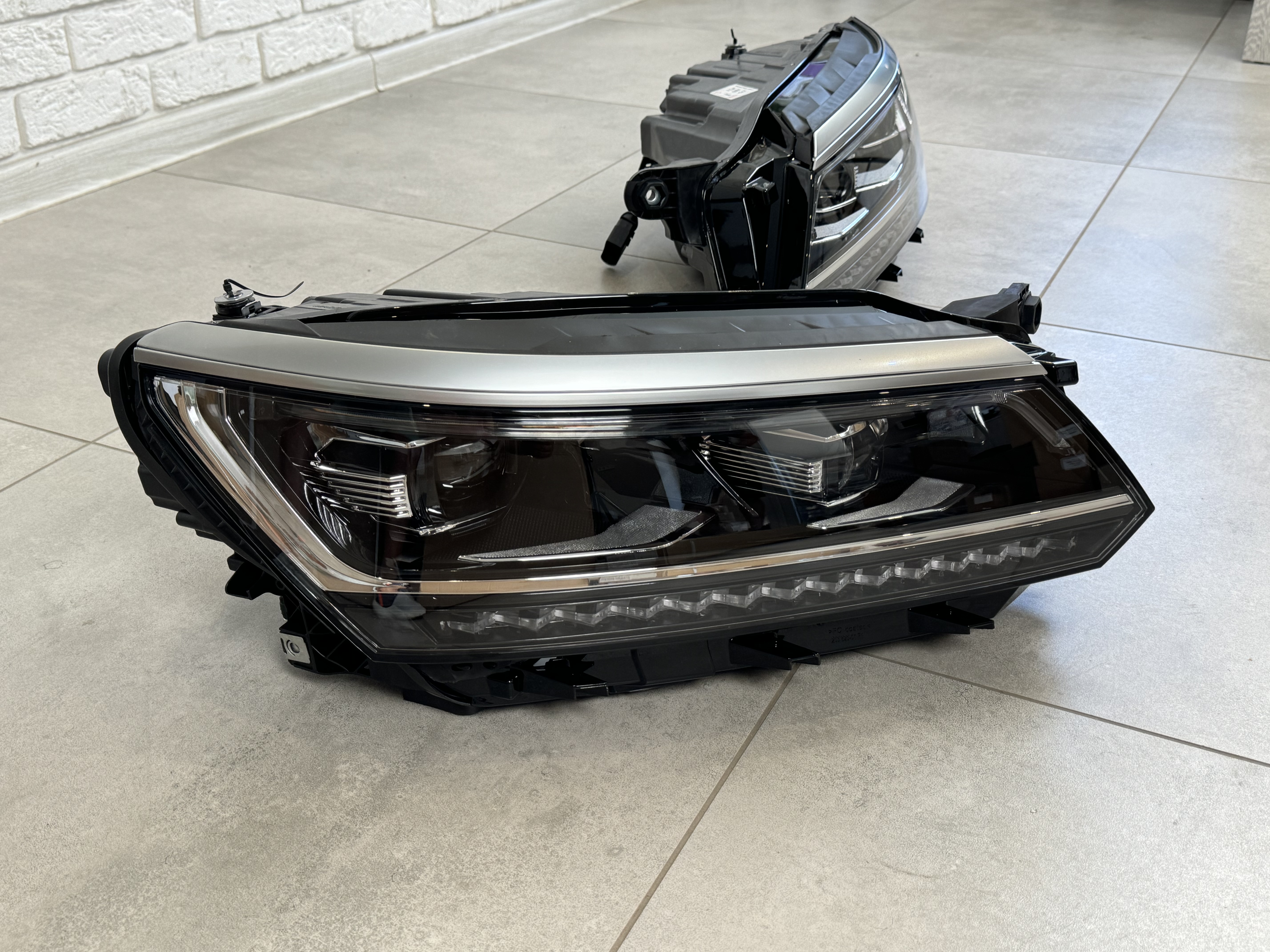 FULL LED фари для Volkswagen Passat USA B8 2016-2019 (комплектні ліва + права 2шт.) 3