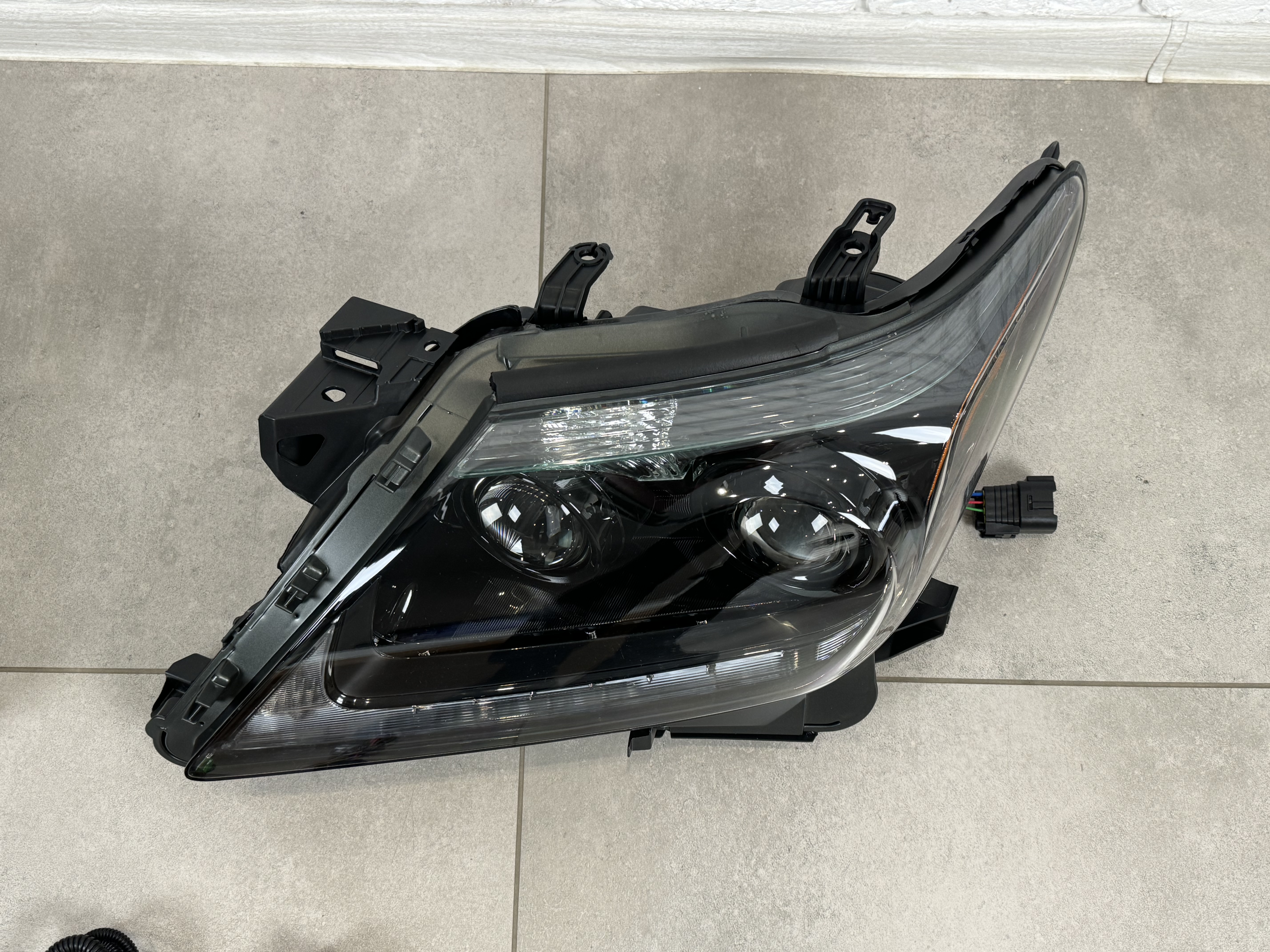 LED фари BLACK Lexus LX 570 2012-2015 2шт. 5