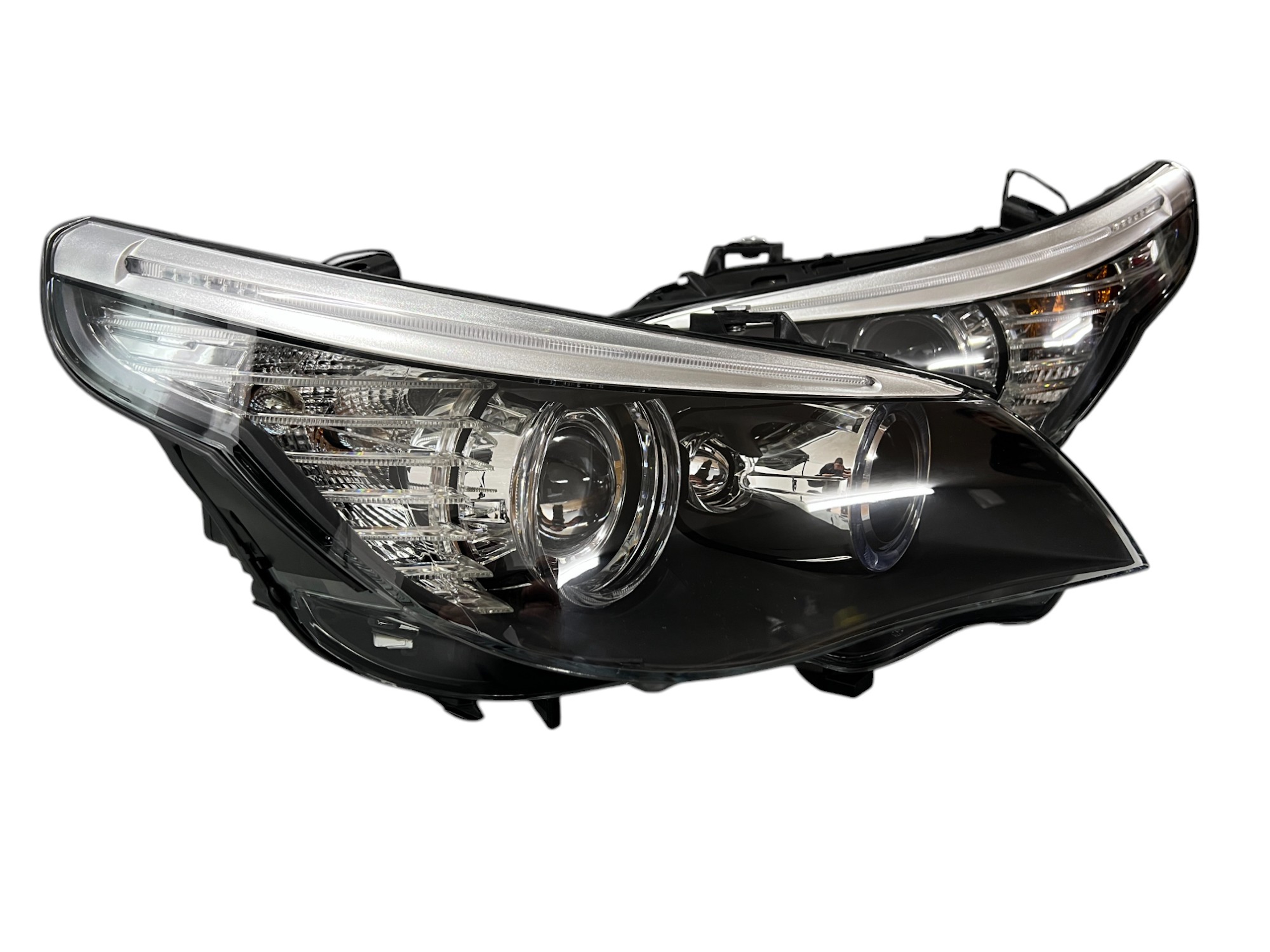 Передні фари Bi-Xenon на BMW 5 Series E60 / E61 2003-2010 року 2