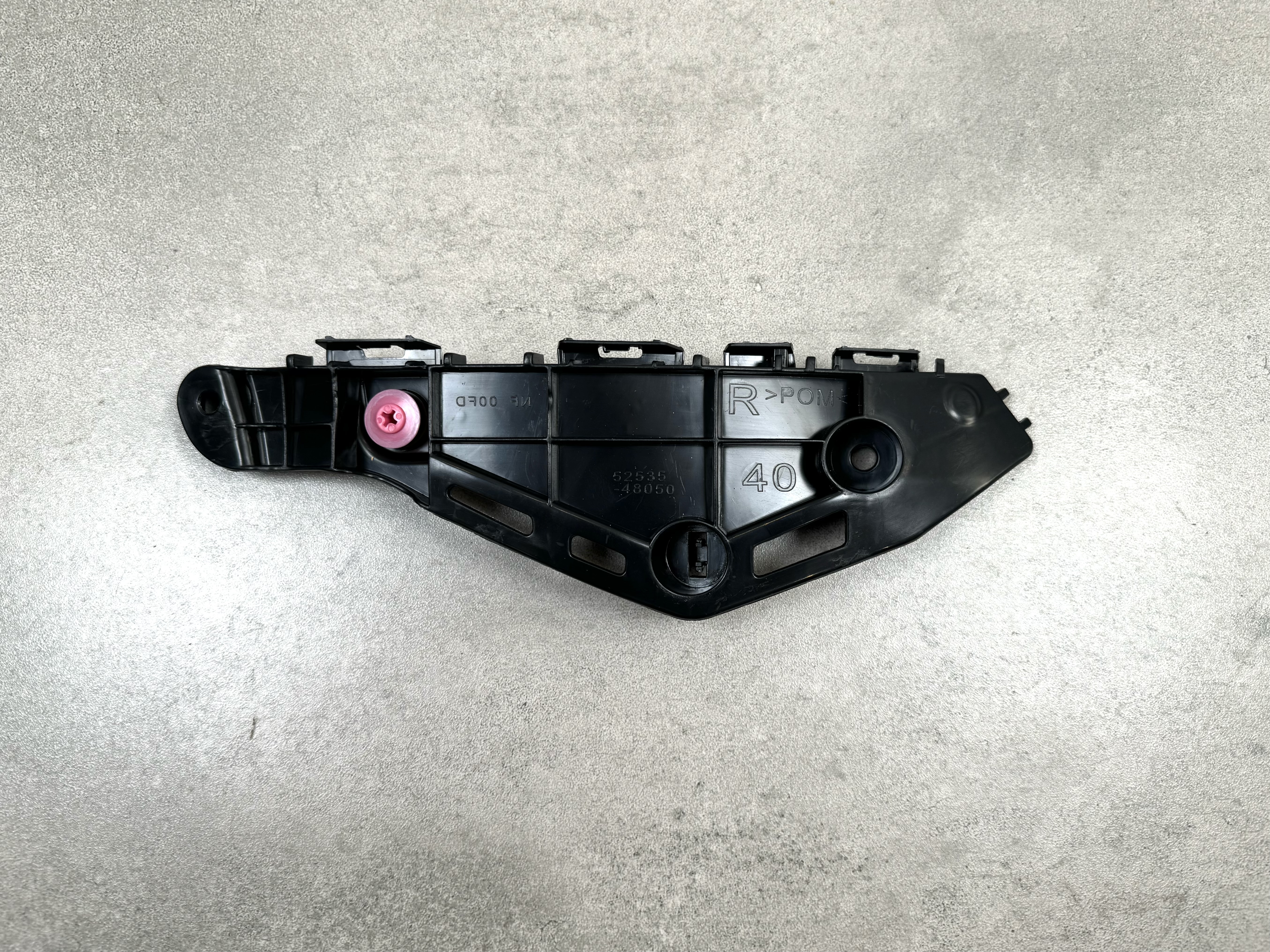 Кріплення бампера з крилом / кронштейн правого крила Lexus RX 2015-2019 5253548050 2