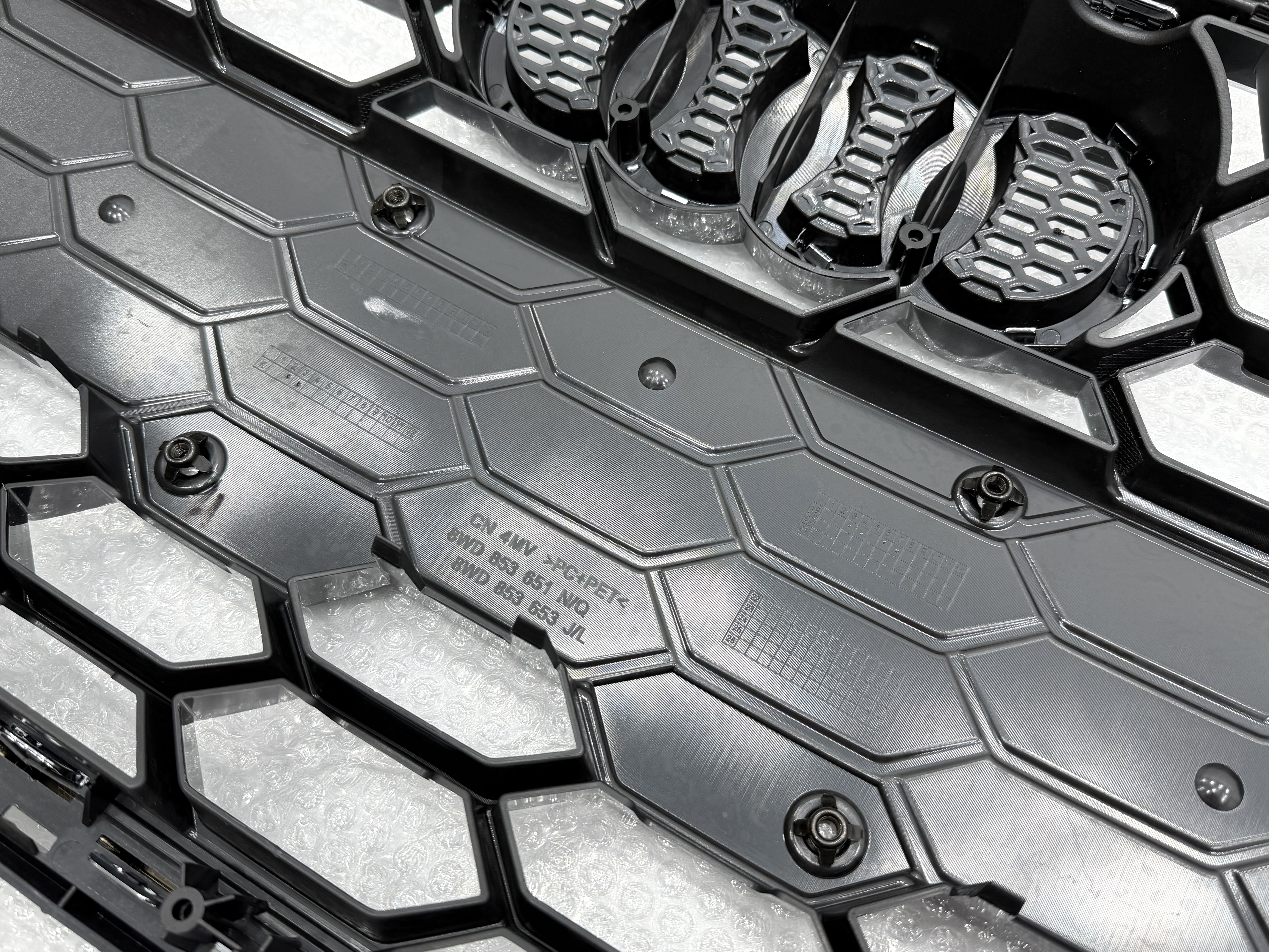 Решітка радіатора S-Line 8W0853651 для Audi A4 B9 2020-2023 2