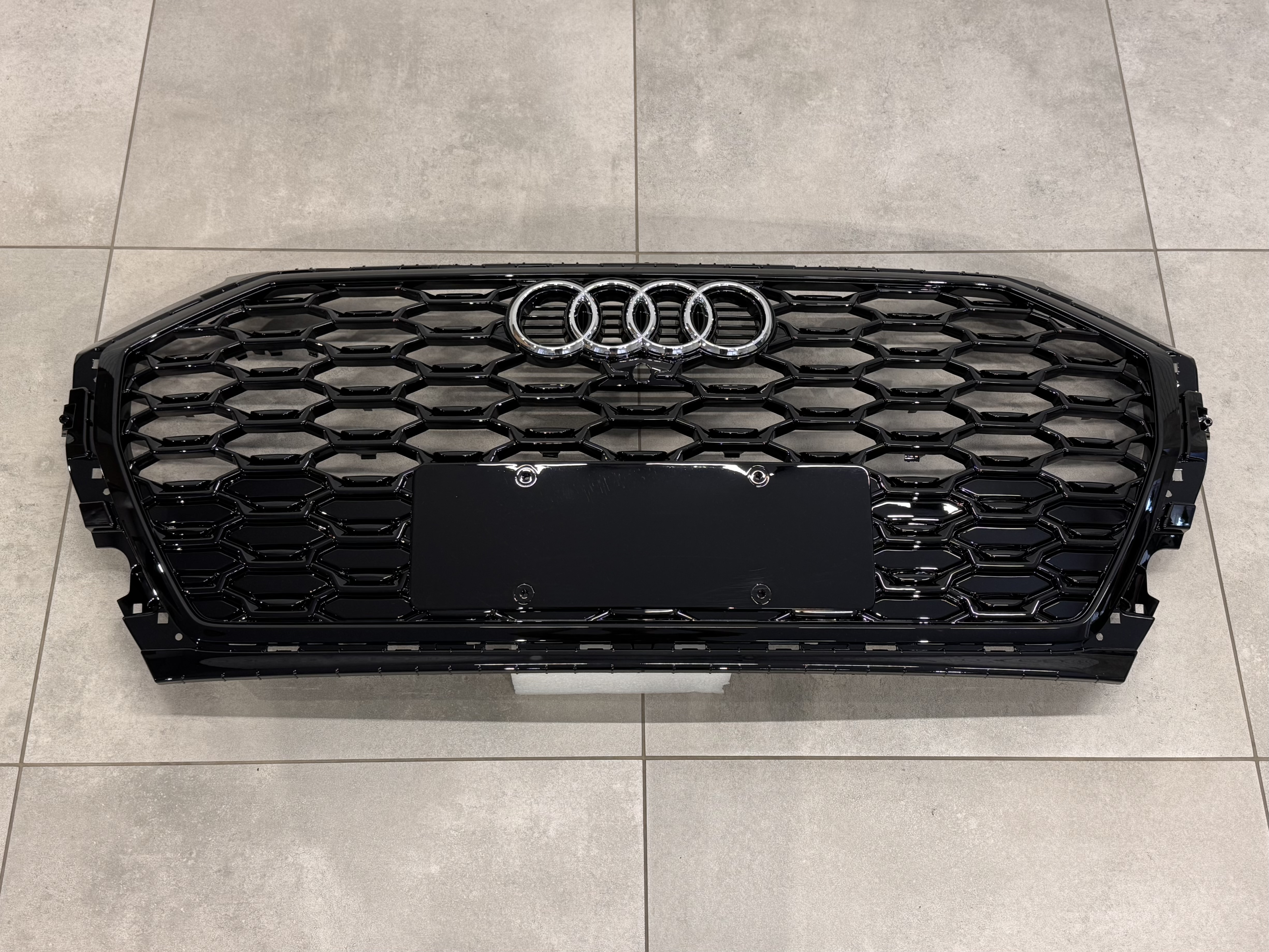Решітка радіатора для Audi Q5 Sportback 2021-2024 чорна 80G 853 651 YB9 2