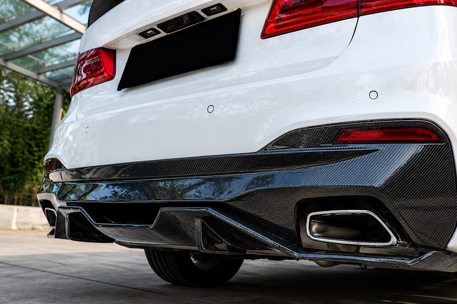 Дифузор заднього бампера V4 (для M-Sport/M5 F90, Карбон) 3