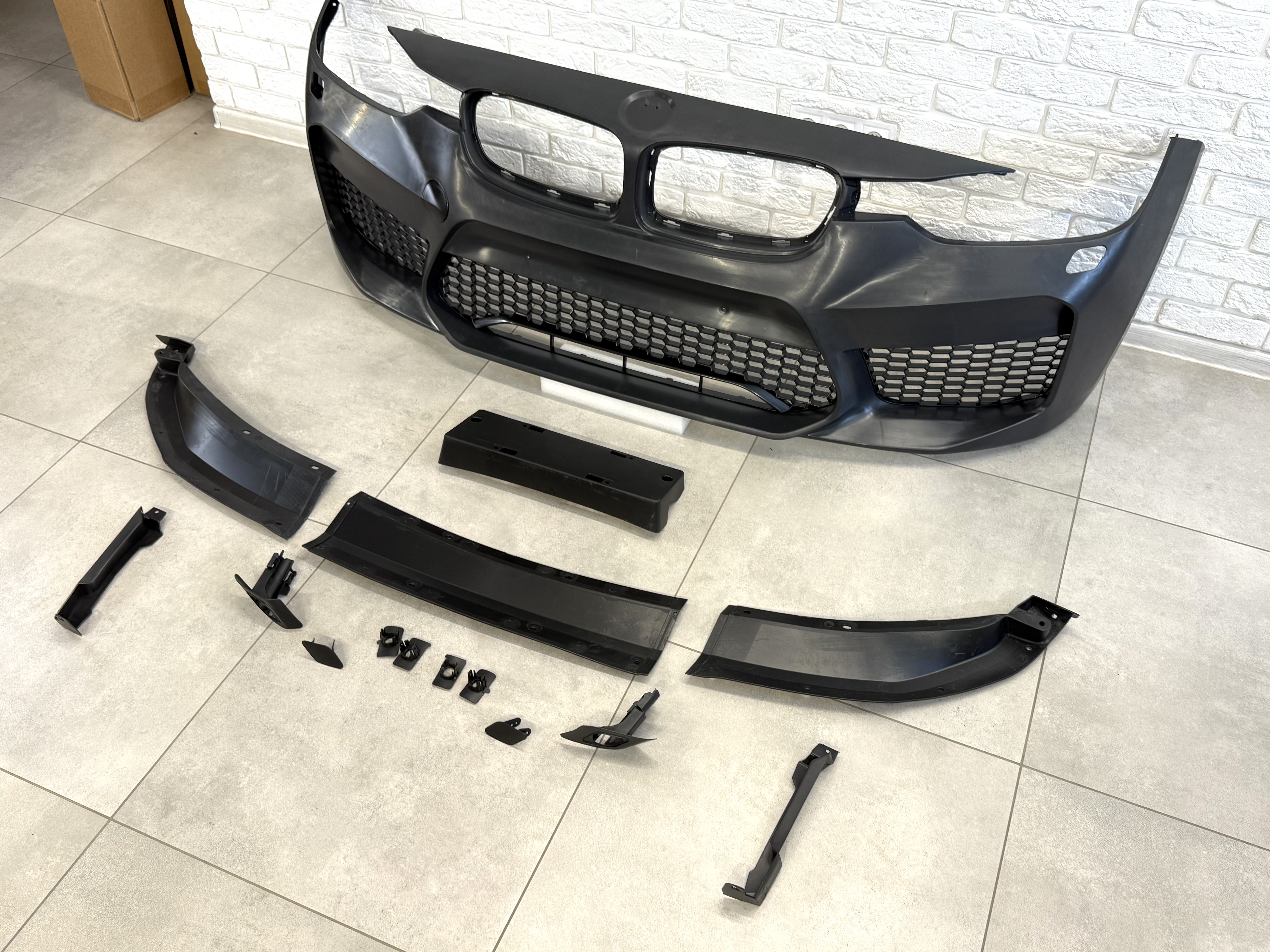 Передній бампер у зборі в стилі M5 F90 для BMW 3 Series F30 F31 2012-2018 (під омивачі / без отворів під парктроніки) 5