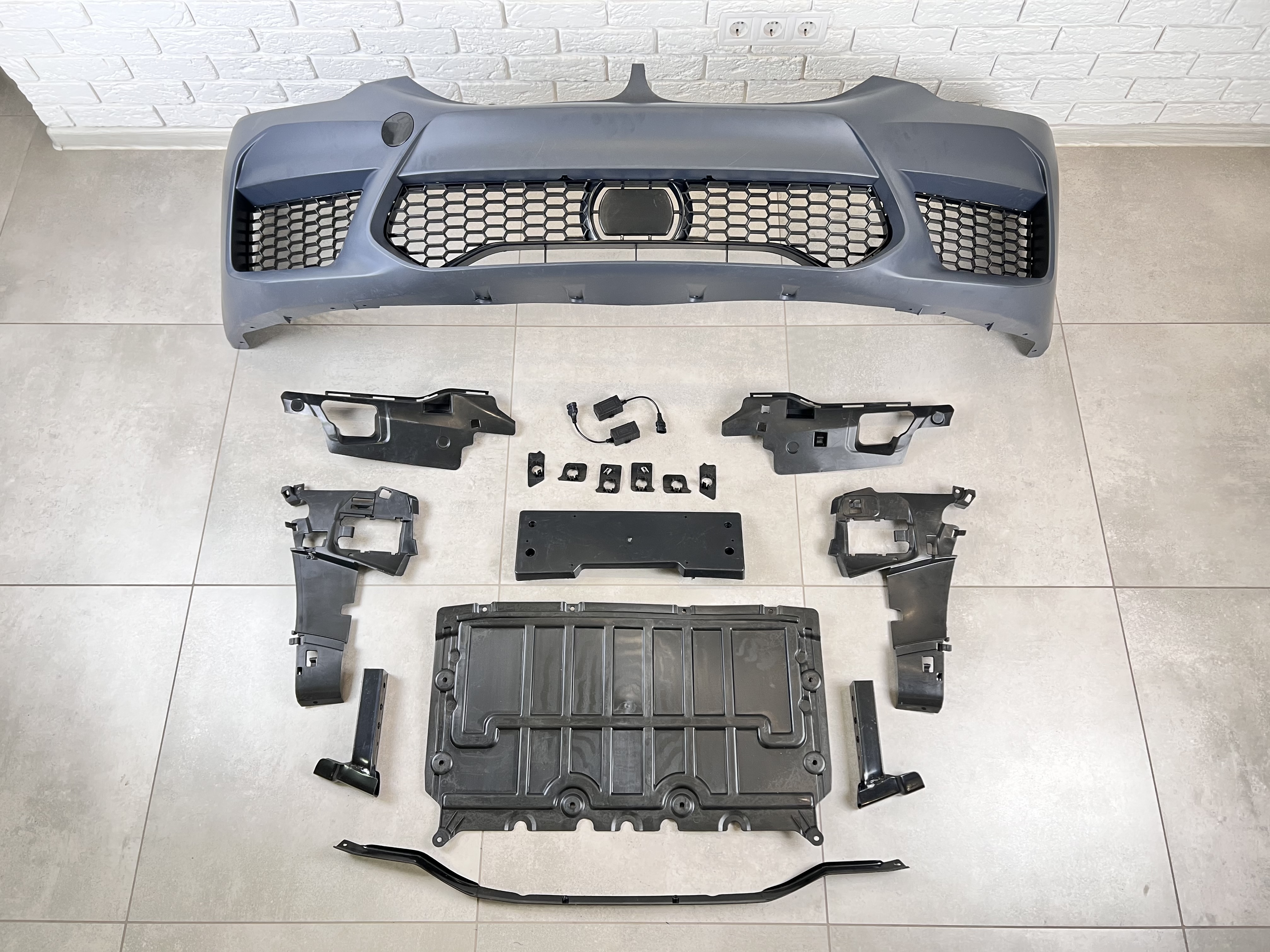 Передній бампер для BMW 5 Series G30 G31 2017-2020 у стилі M5 6