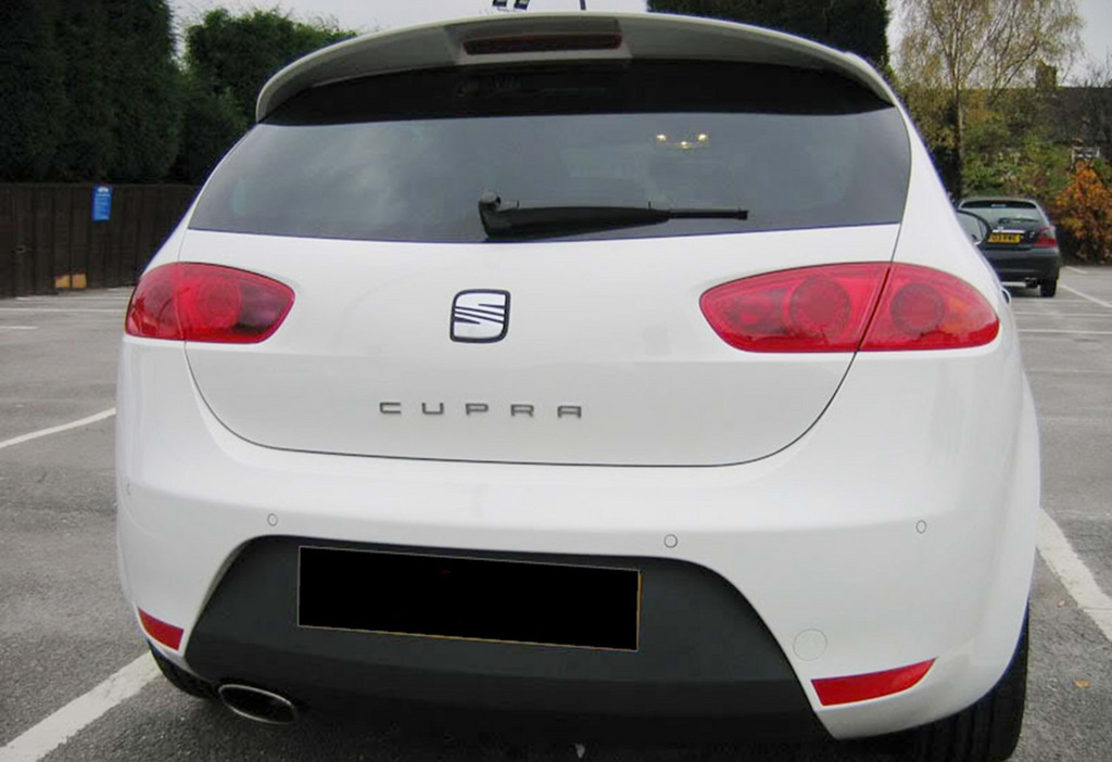 Спойлер V-4 (2009-2012, чорний глянець)
