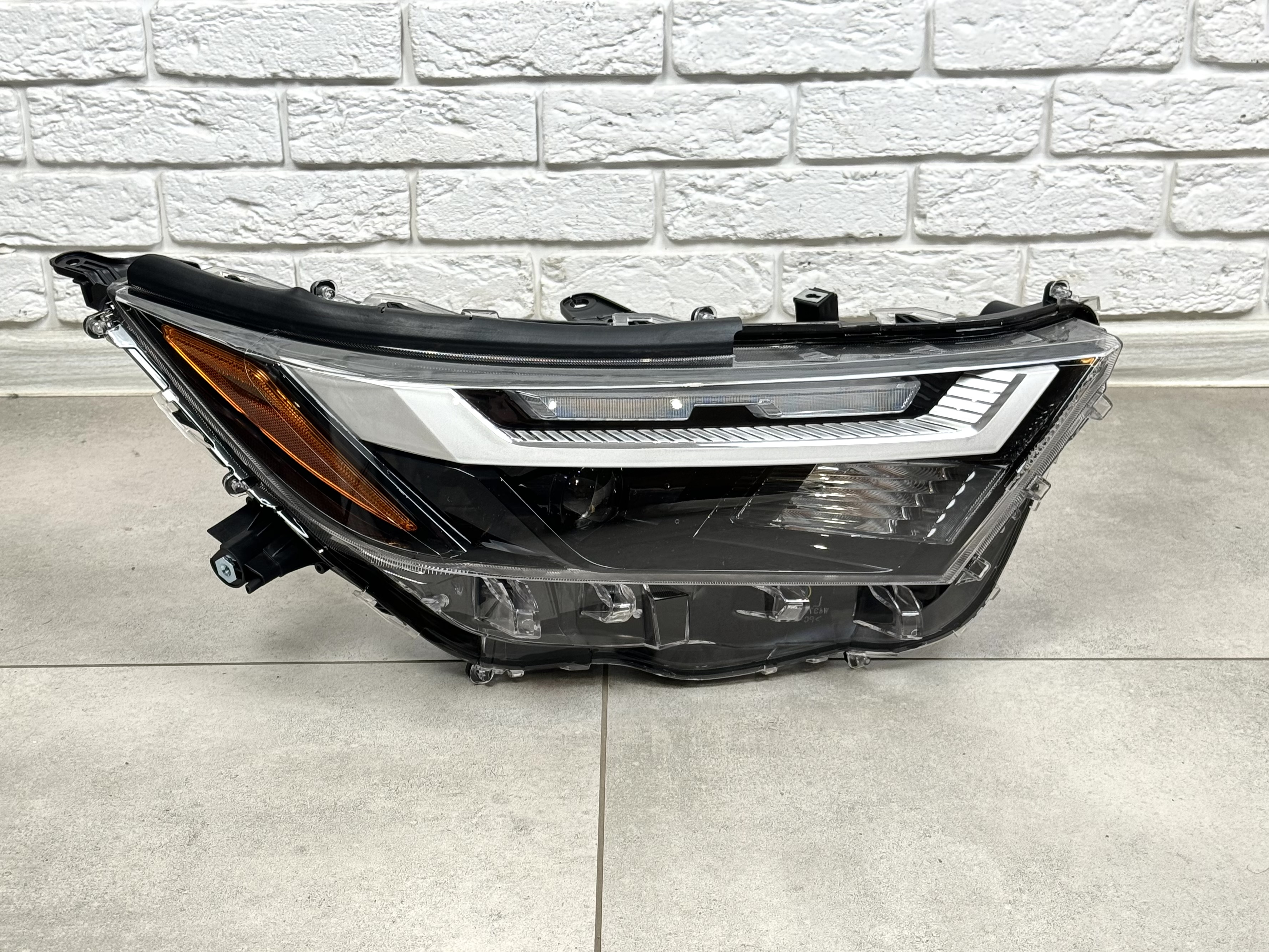 LED фара права рестайлінг 2023 для Toyota Rav-4 USA 2018- 3