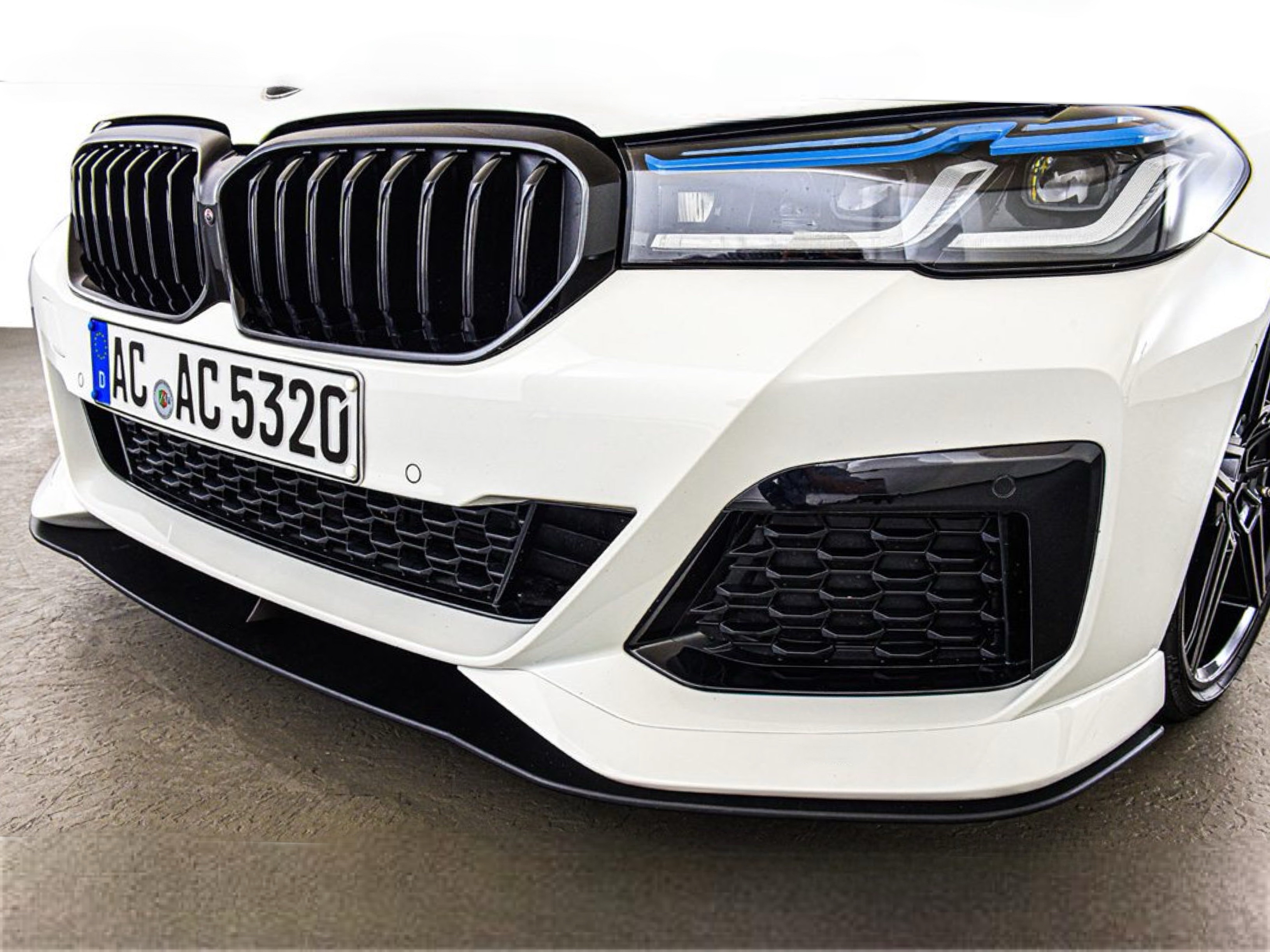 Накладка переднього бампера M-Performance стиль AC Schnitzer для BMW 5 series G30 31 2020-2023 ABS пластик, колір чорний глянець 4