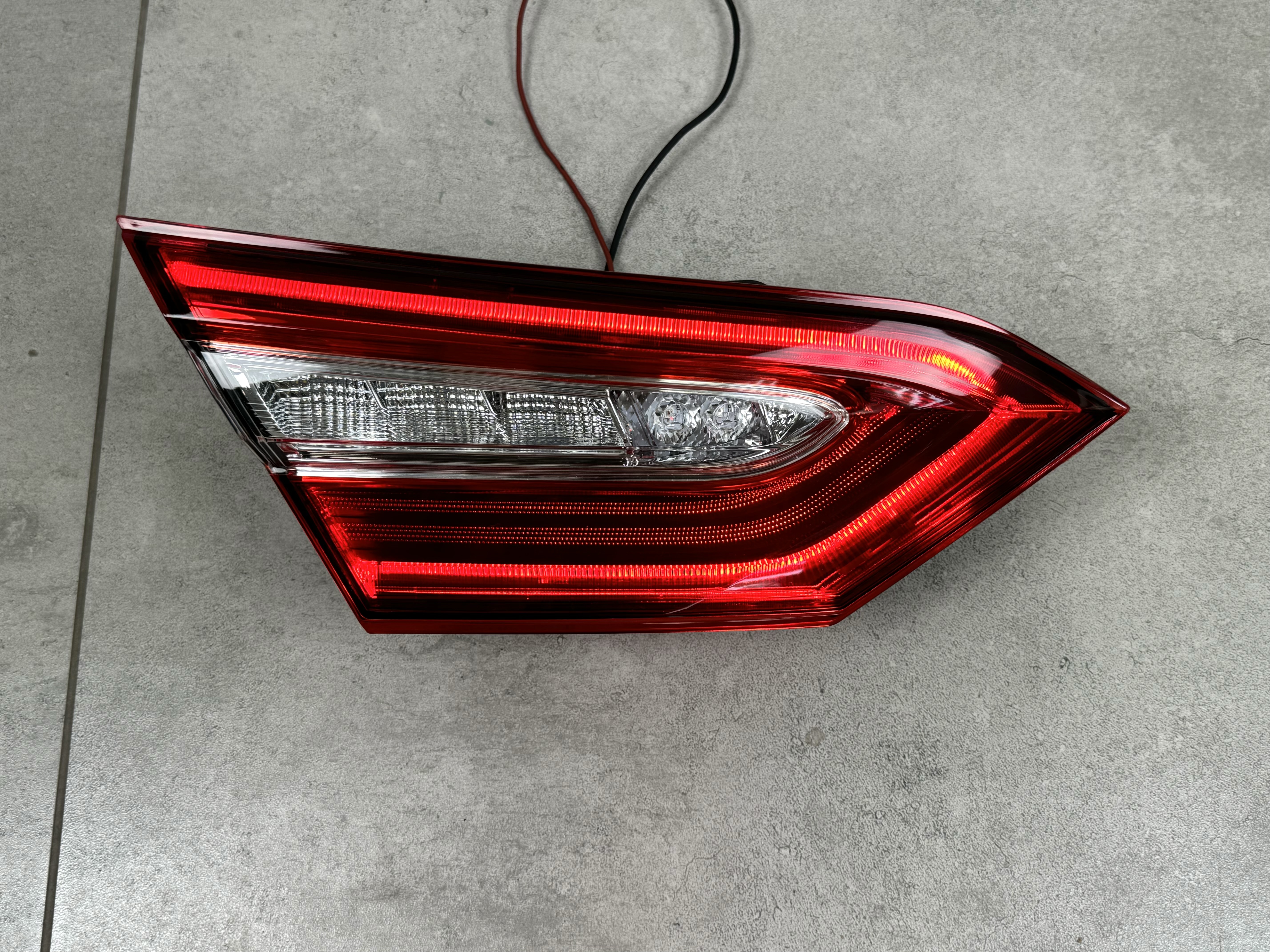 Задній ліхтар лівий внутрішній FULL LED Toyota Camry 70 ЄВРОПА ТА АМЕРИКА 2017-2020 1шт. 2