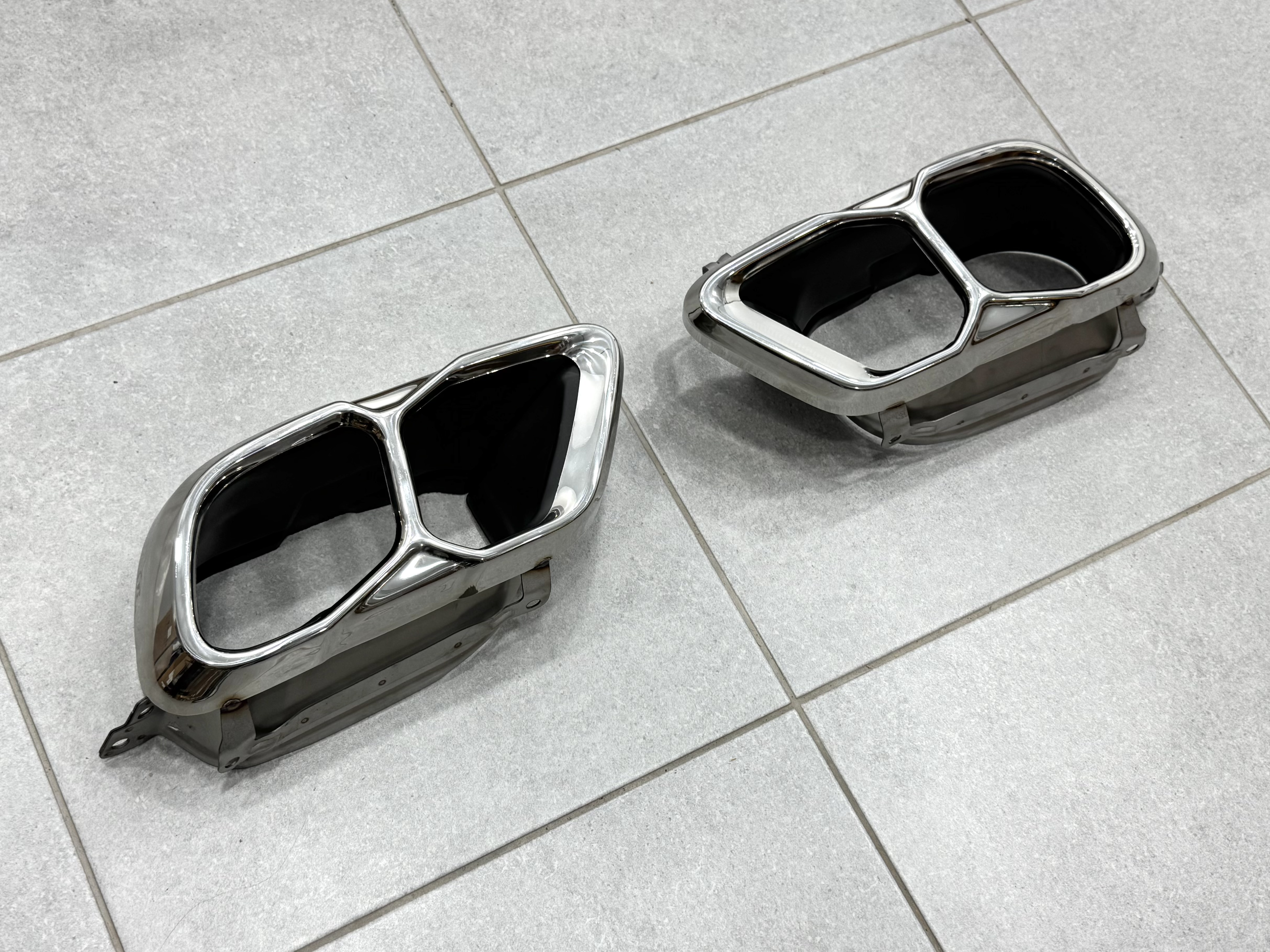 Насадки на вихлопні труби M60i LCI для BMW X5 G05 / X6 G06 / X7 G07 хром 3