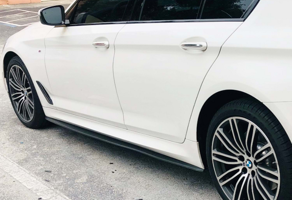 Накладки на пороги V-1 (під M-Sport/M5 пороги, чорний глянець)